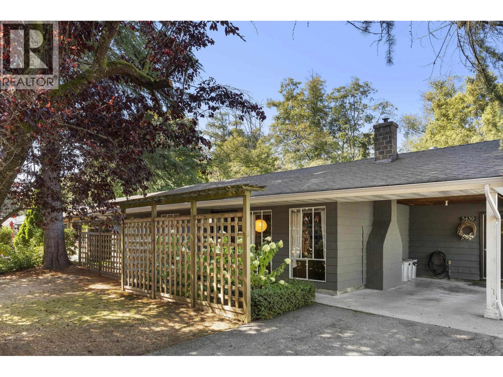 5439 River Road Property Photo 2