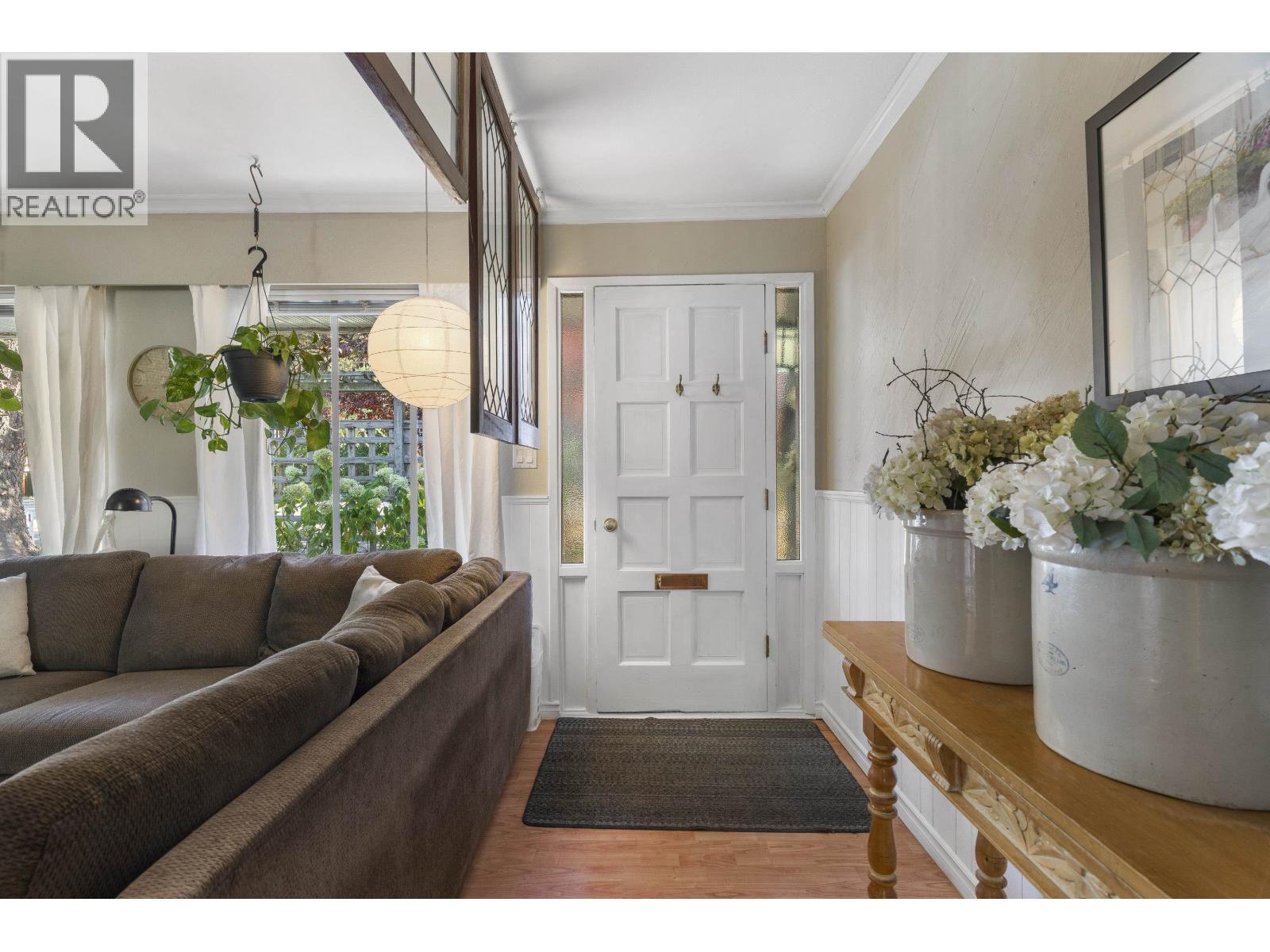 5439 River Road Property Photo 5