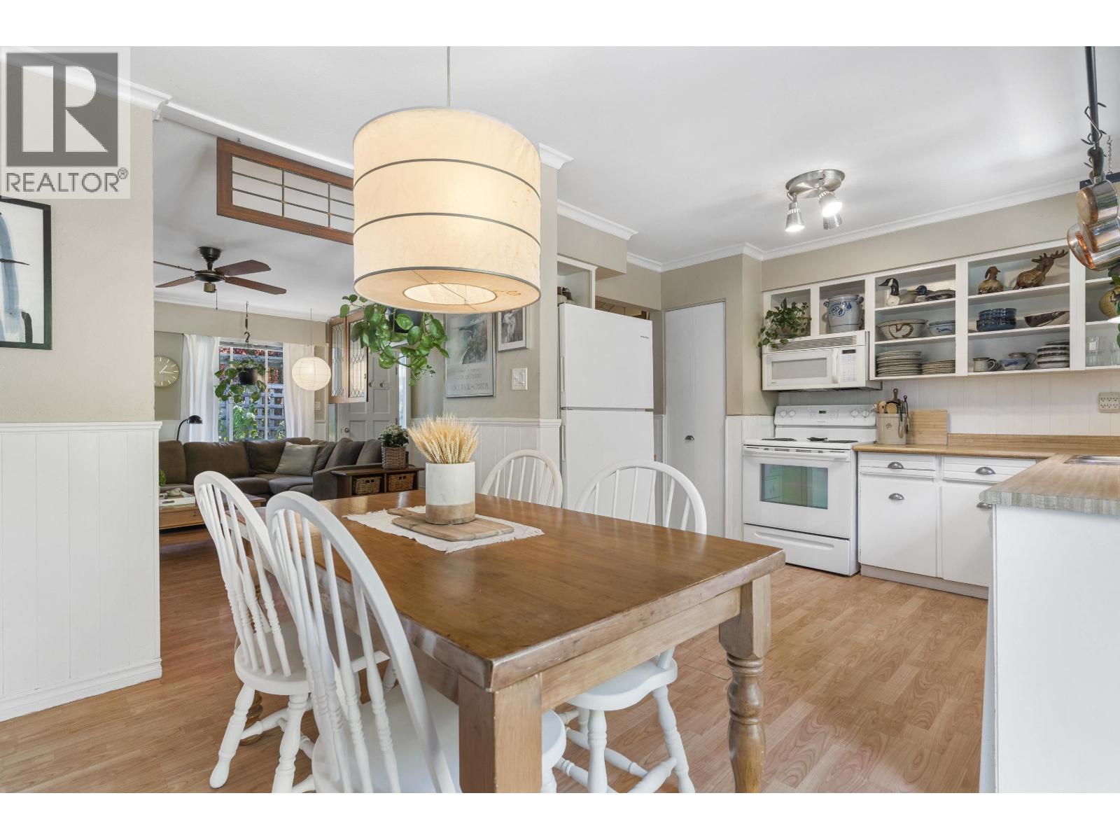 5439 River Road Property Photo 11