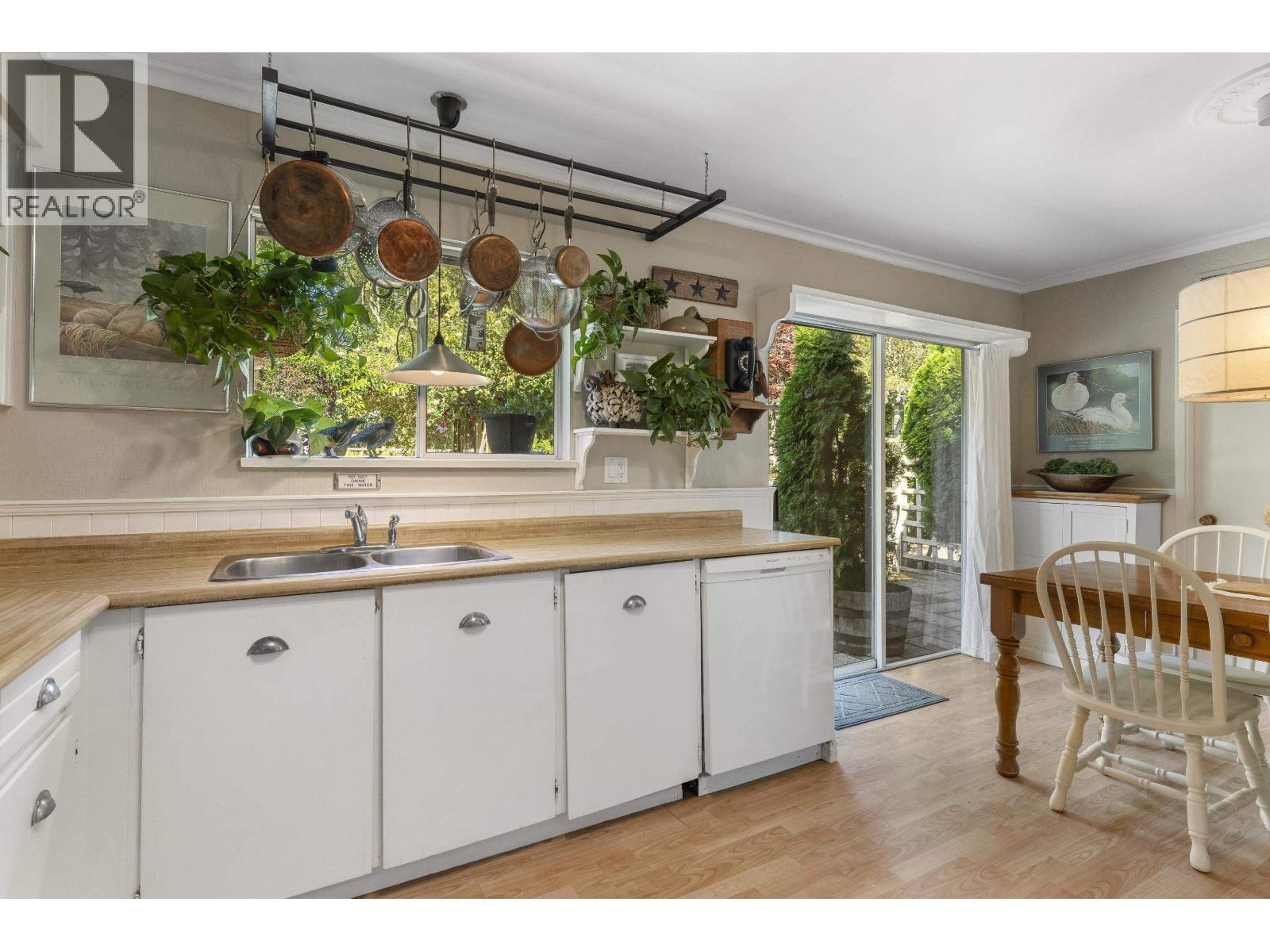 5439 River Road Property Photo 15