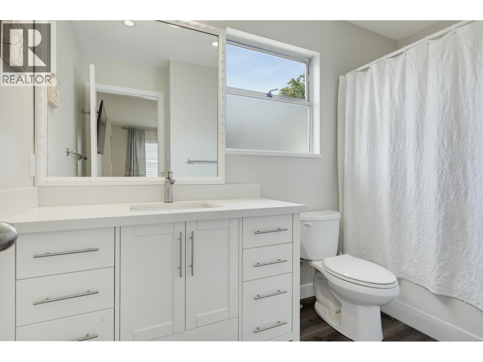 4 4890 48 Avenue Property Photo 18