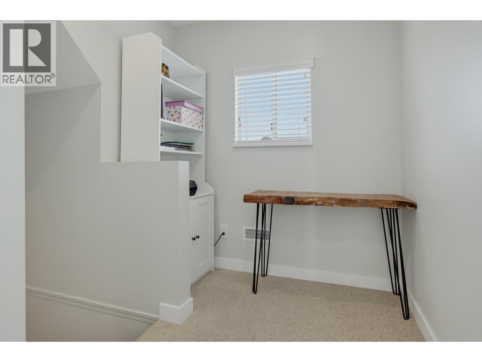4 4890 48 Avenue Property Photo 26