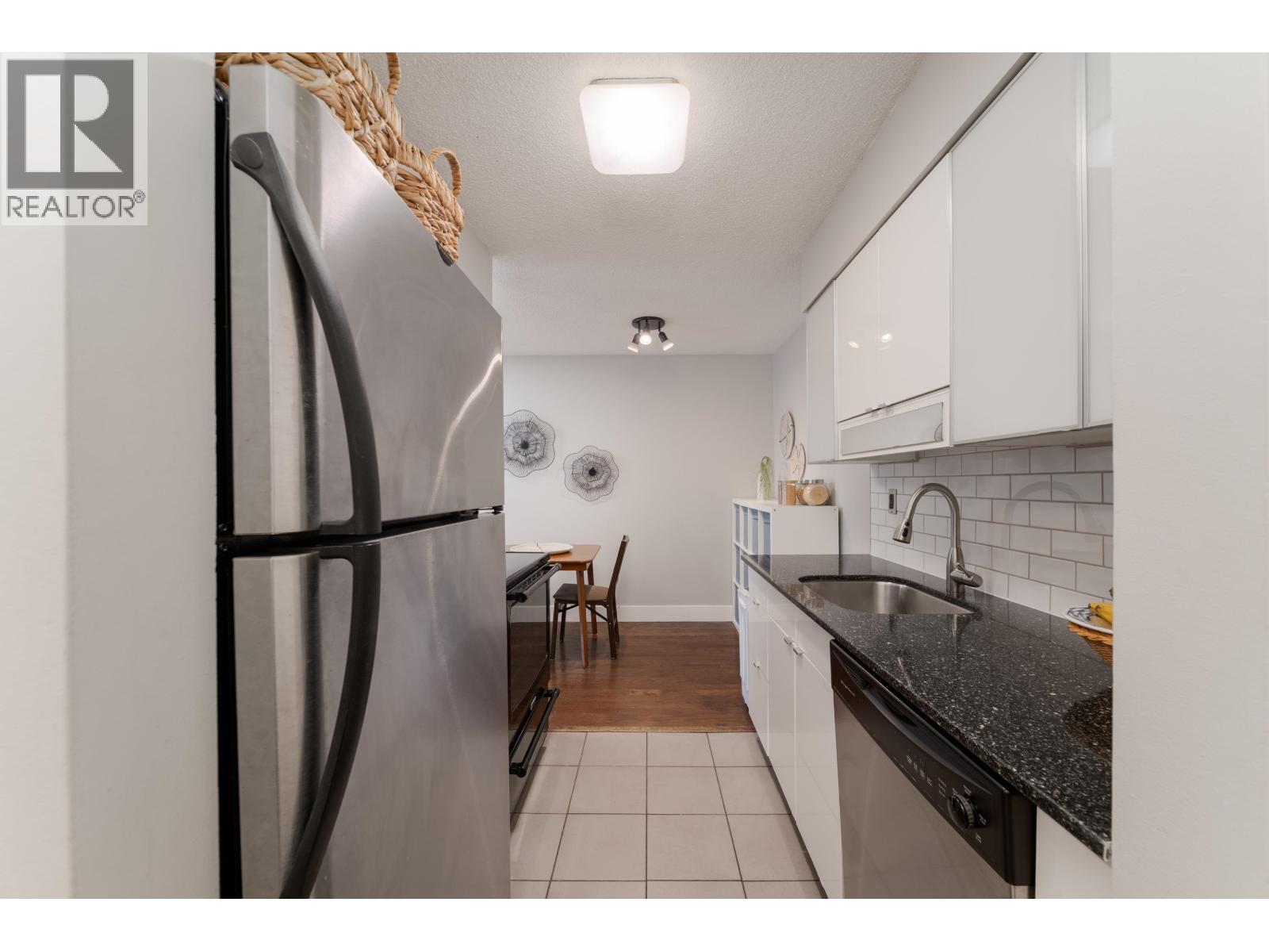 303 2450 Cornwall Avenue Property Photo 16