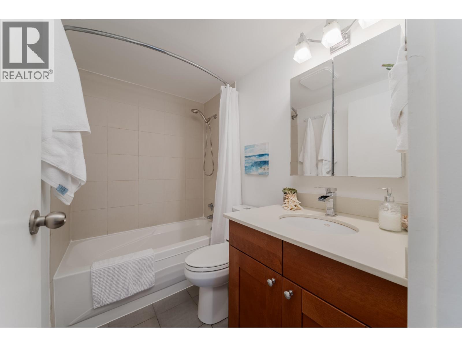 303 2450 Cornwall Avenue Property Photo 20