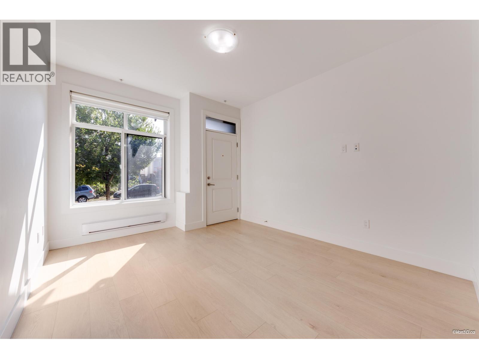 5835 Wales Street Property Photo 7