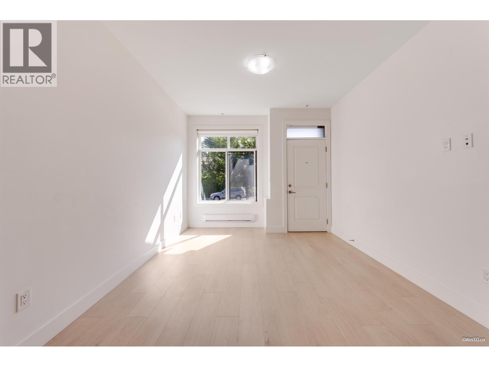 5835 Wales Street Property Photo 8