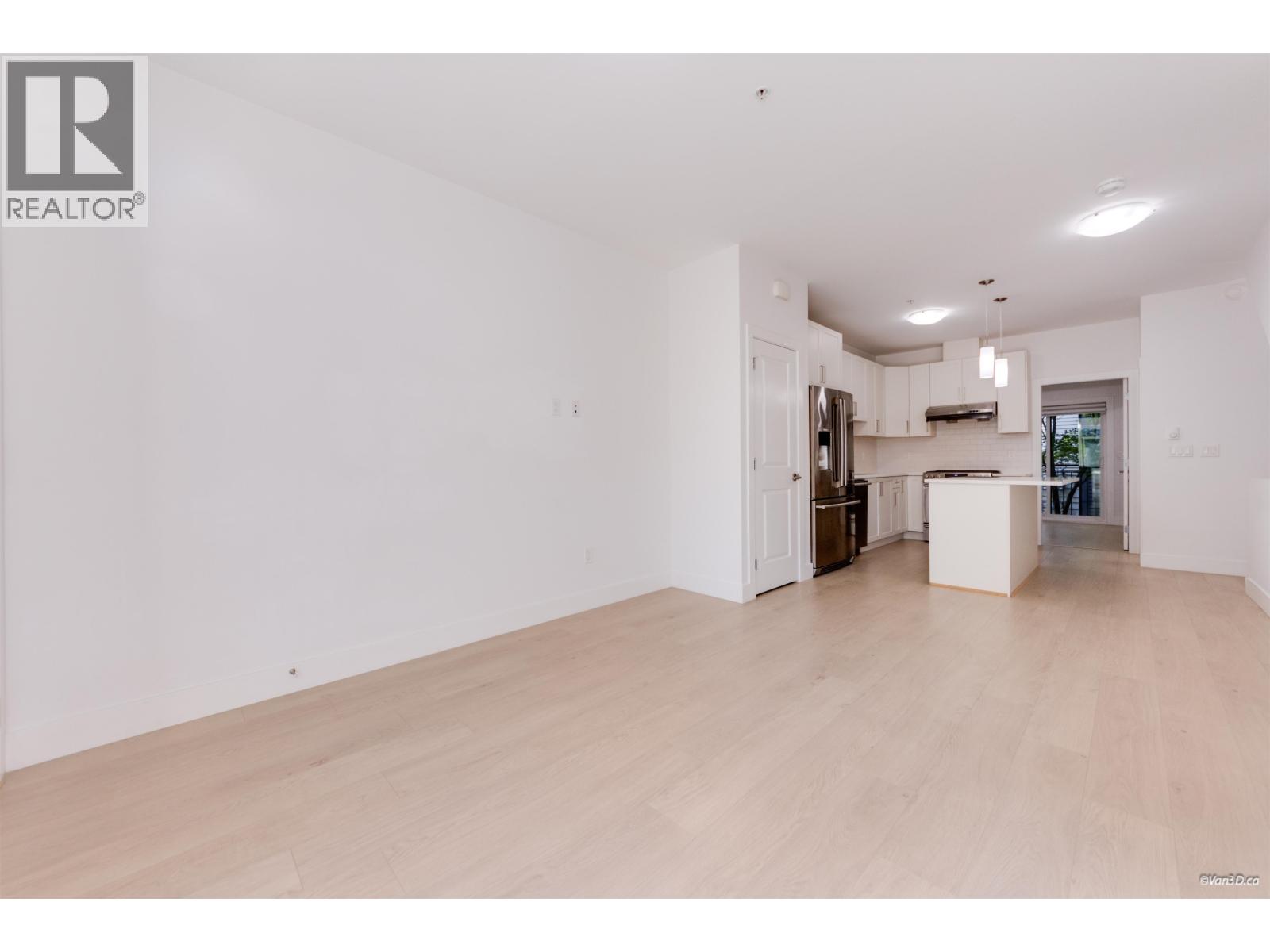 5835 Wales Street Property Photo 9