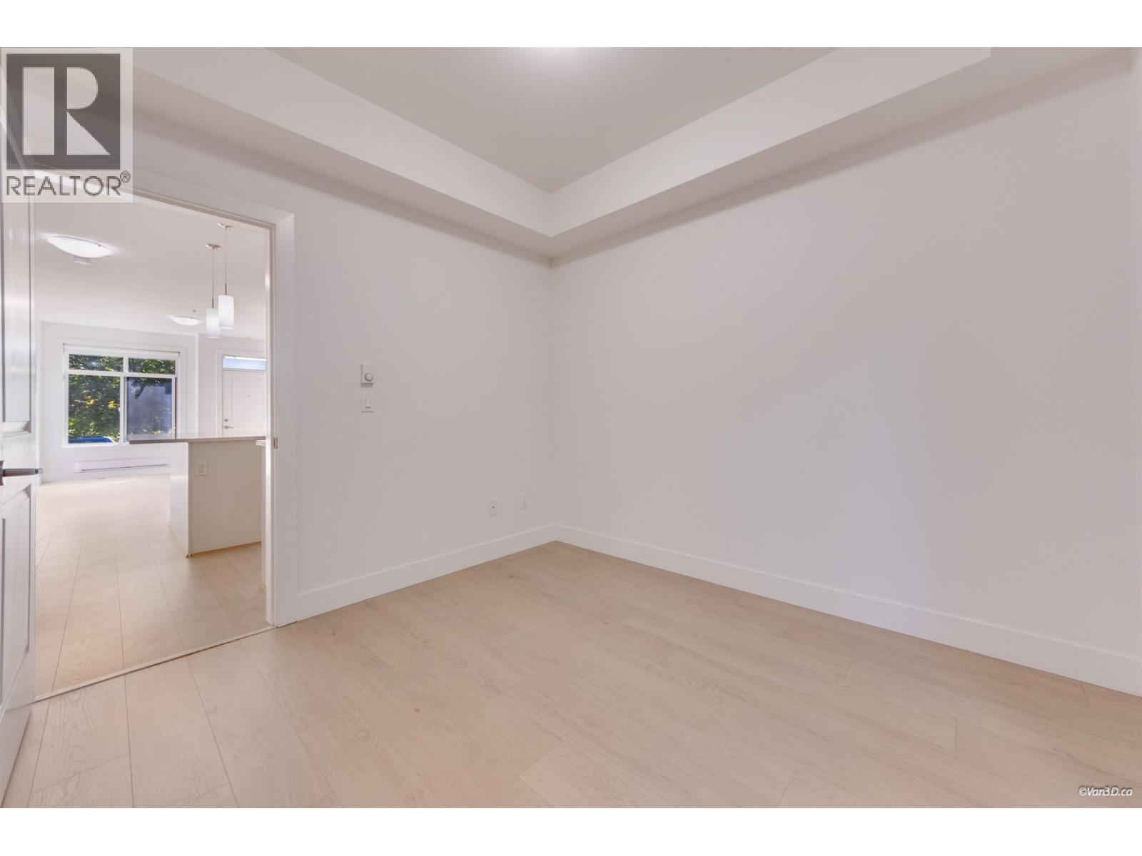 5835 Wales Street Property Photo 11