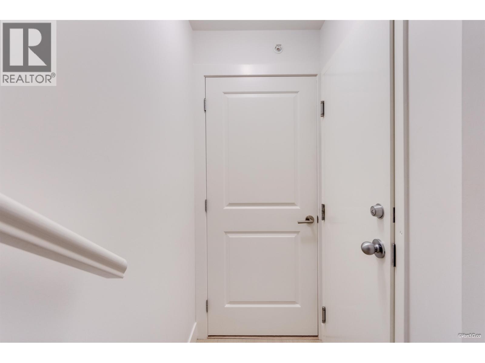 5835 Wales Street Property Photo 16