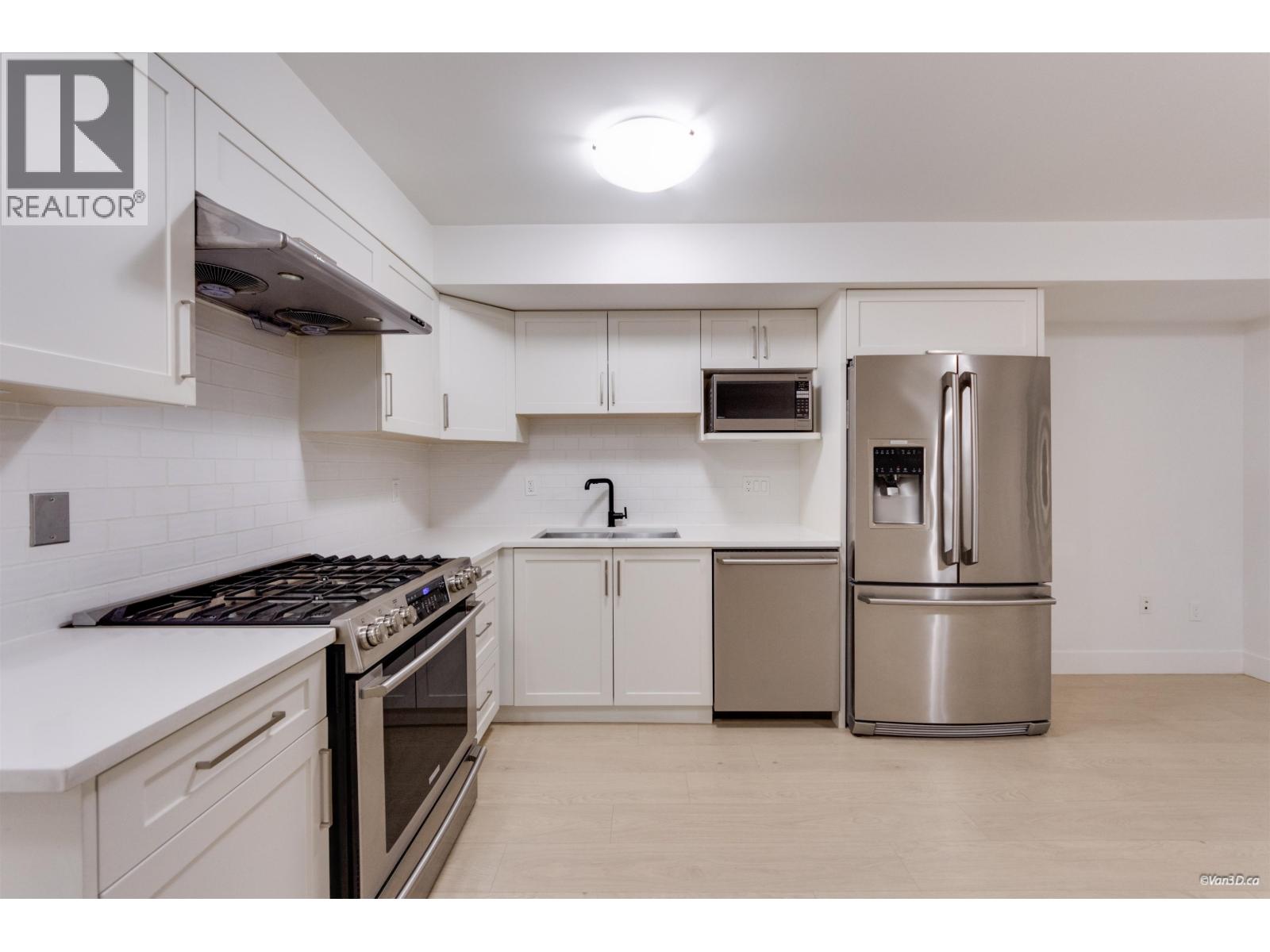 5835 Wales Street Property Photo 23