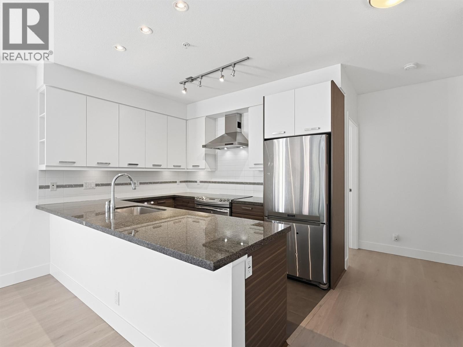 204 1273 Marine Drive Property Photo 7