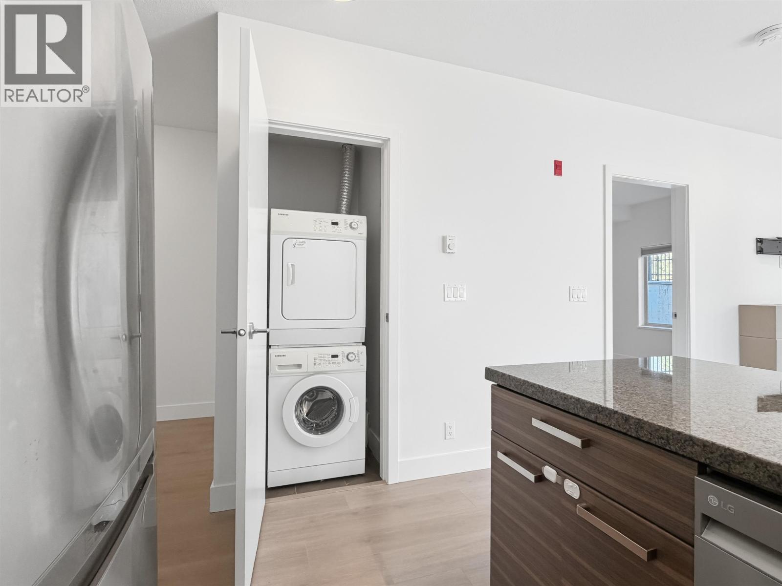 204 1273 Marine Drive Property Photo 11