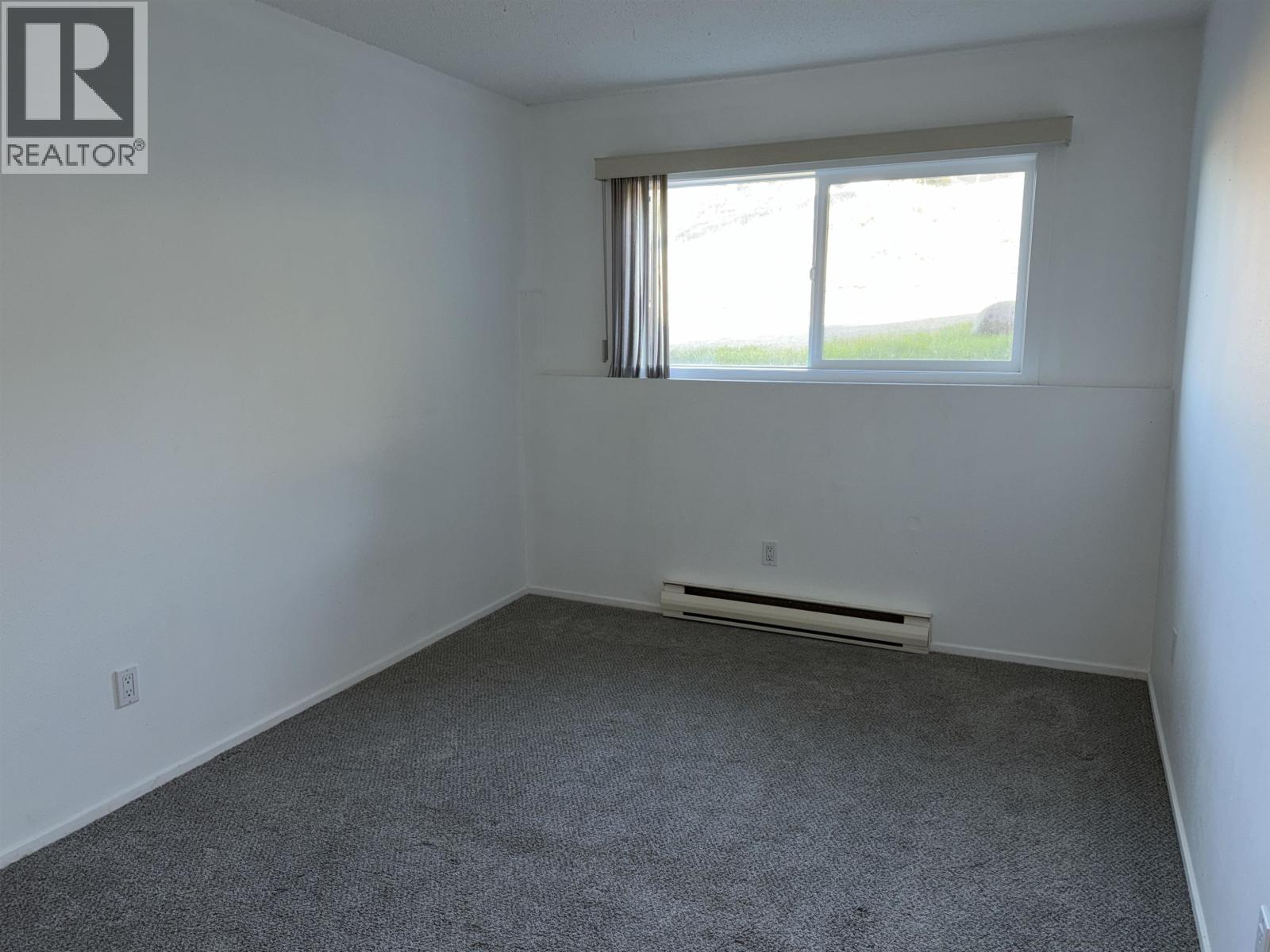 211 282 N Broadway Avenue Property Photo 5