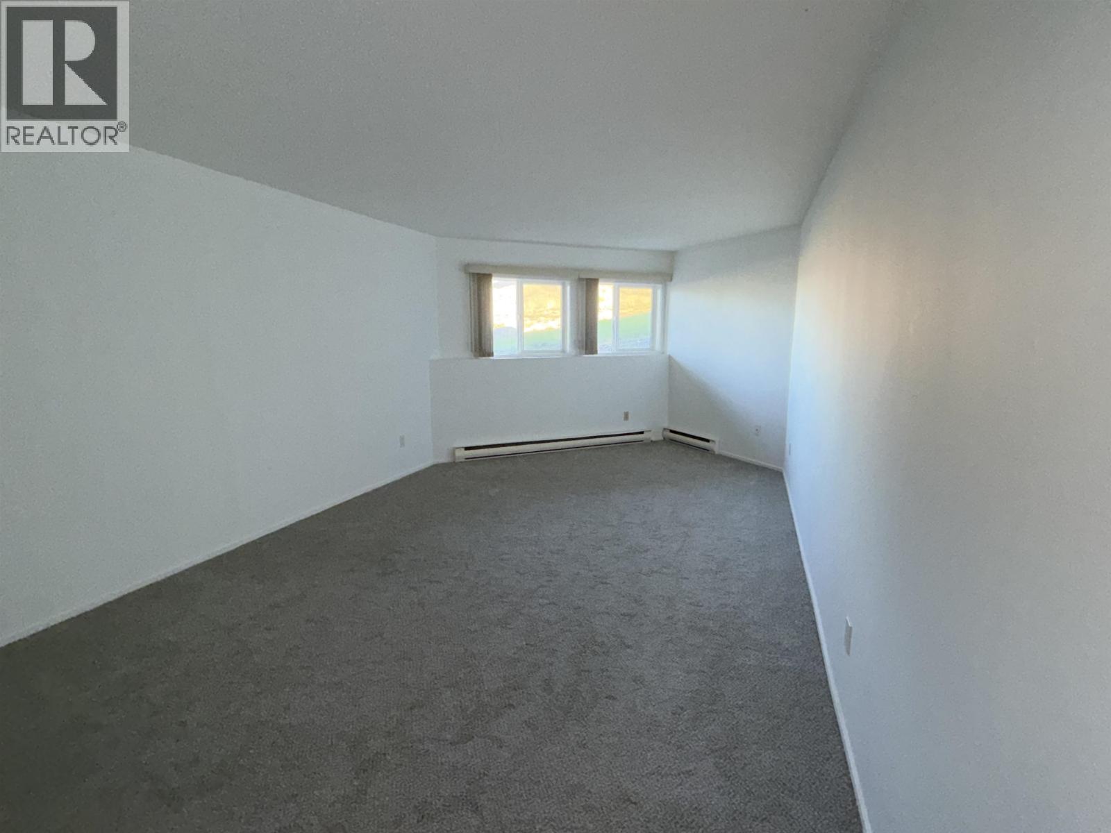 211 282 N Broadway Avenue Property Photo 7