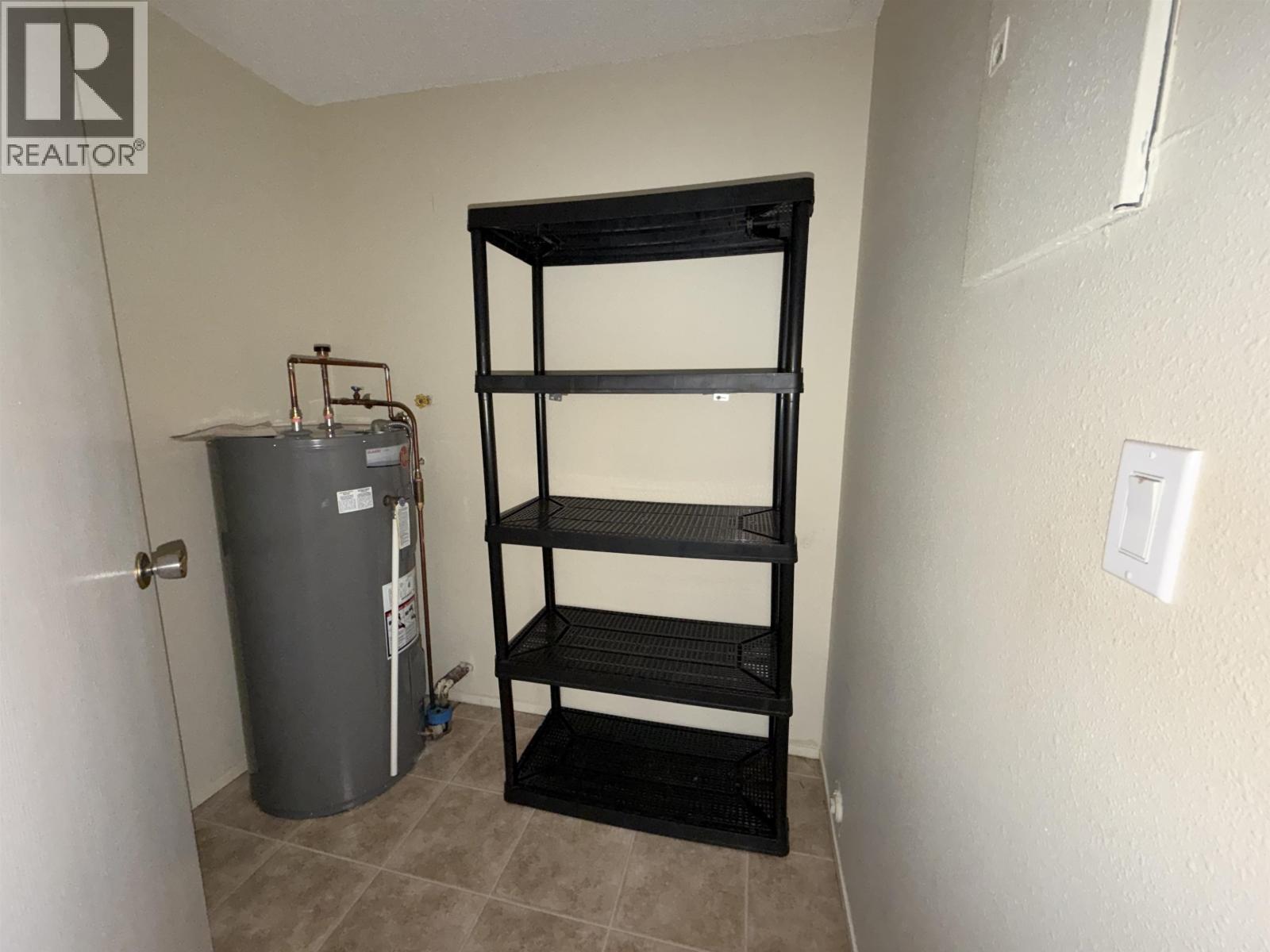 211 282 N Broadway Avenue Property Photo 8
