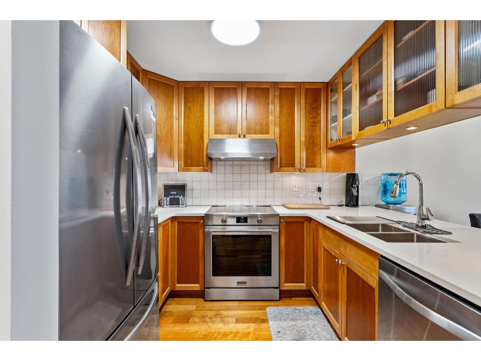 307 15350 16a Avenue Avenue Property Photo 11