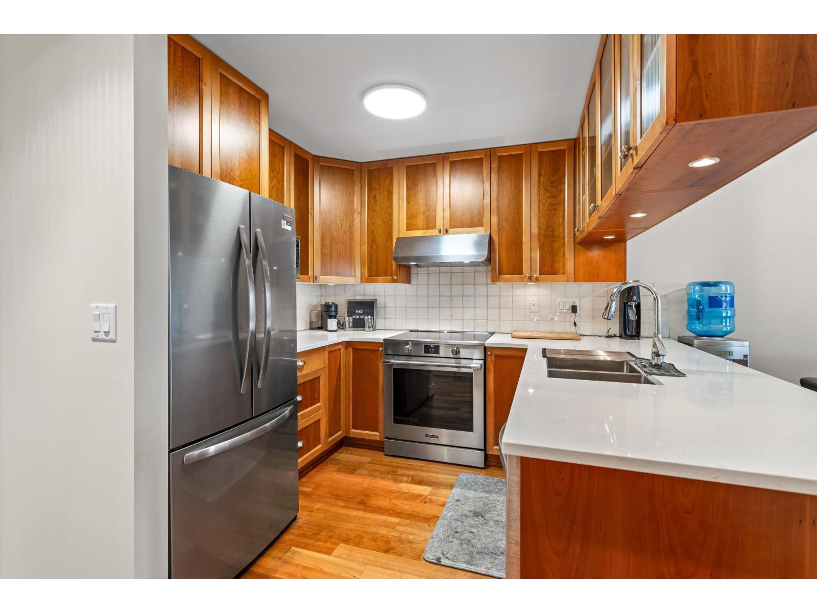 307 15350 16a Avenue Avenue Property Photo 12