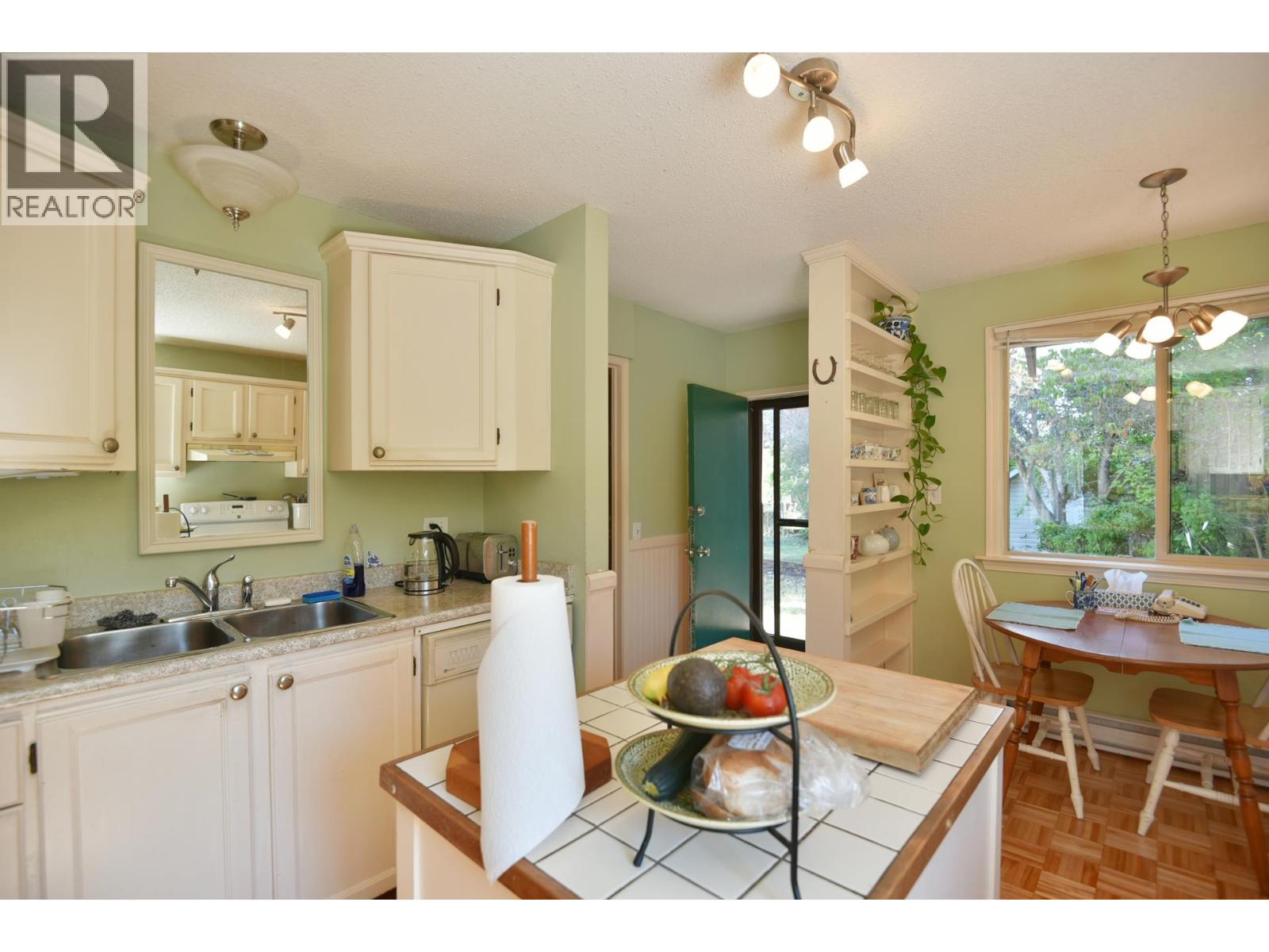 5749 Surf Circle Property Photo 10
