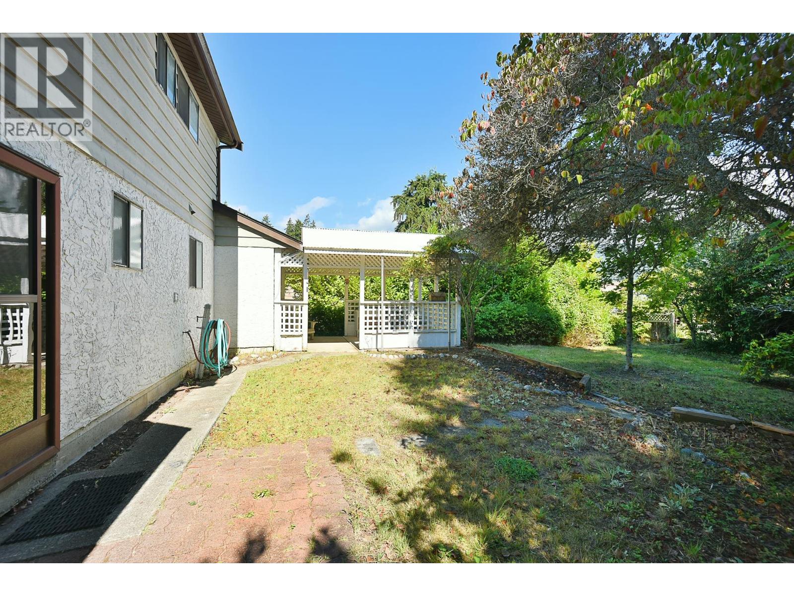 5749 Surf Circle Property Photo 20