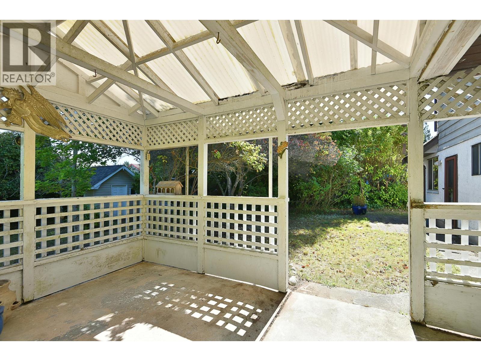 5749 Surf Circle Property Photo 21