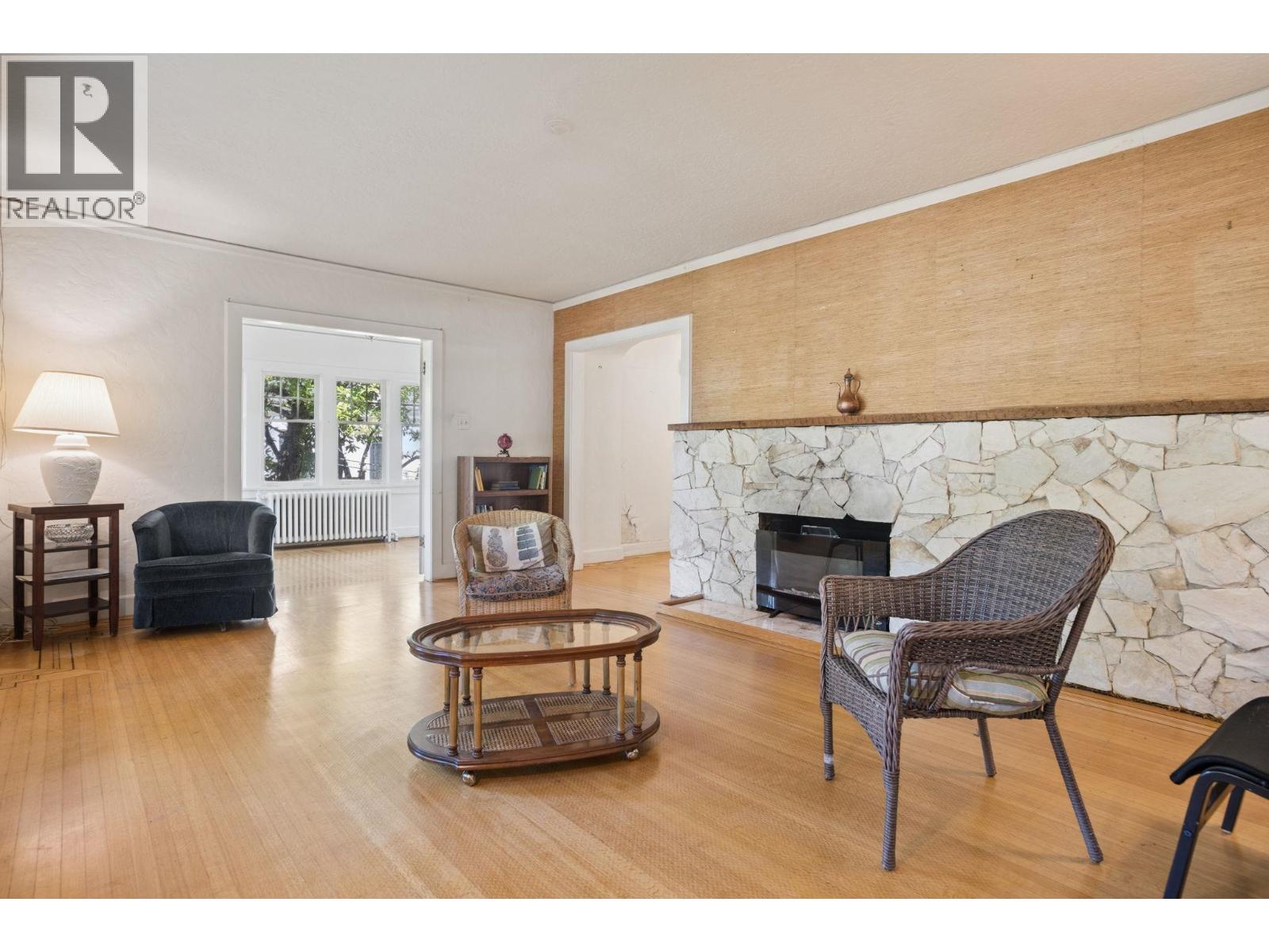 1844 Acadia Road Property Photo 4