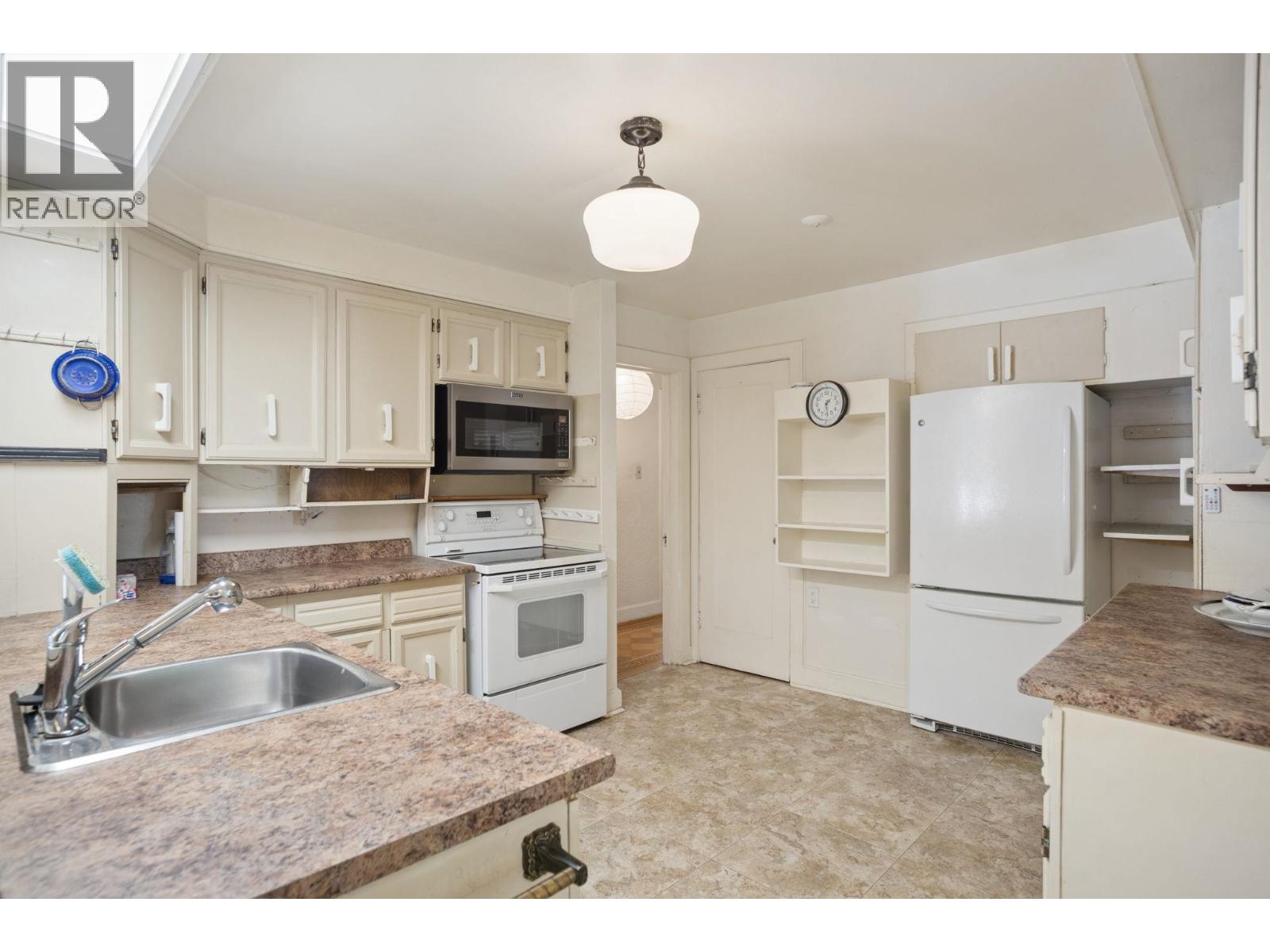 1844 Acadia Road Property Photo 8