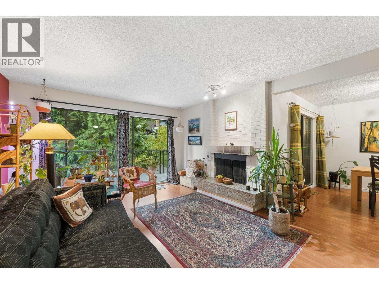 834 Hendecourt Road Property Photo 1