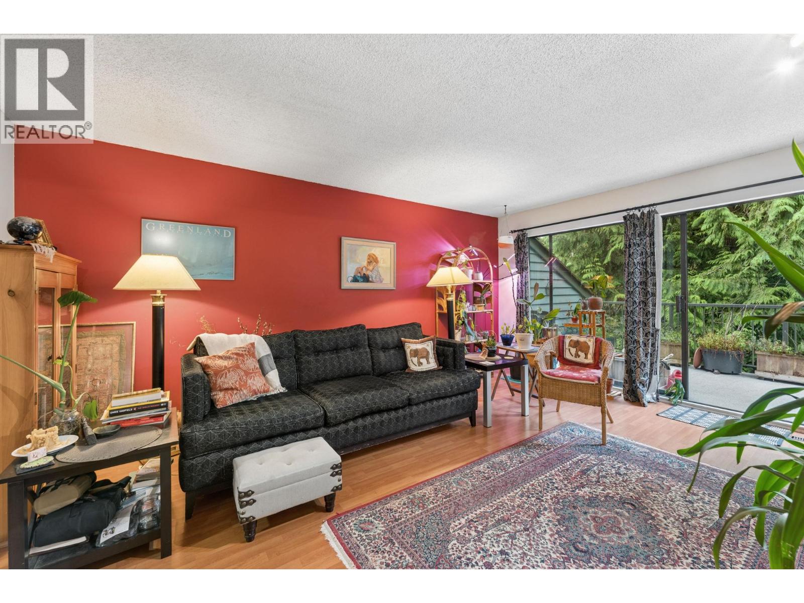 834 Hendecourt Road Property Photo 3