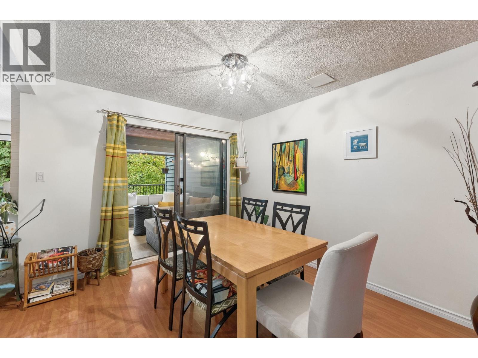 834 Hendecourt Road Property Photo 5