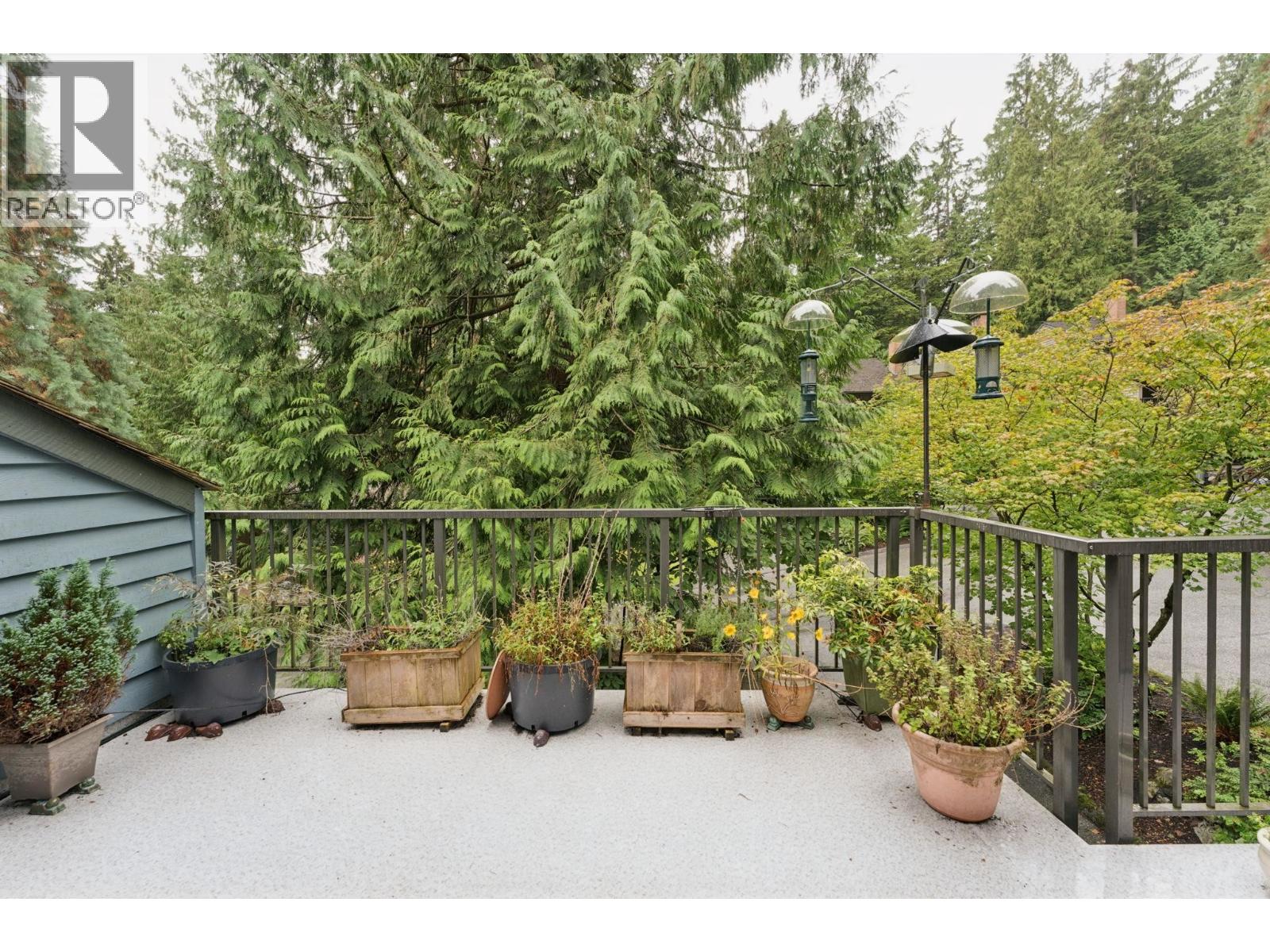 834 Hendecourt Road Property Photo 8