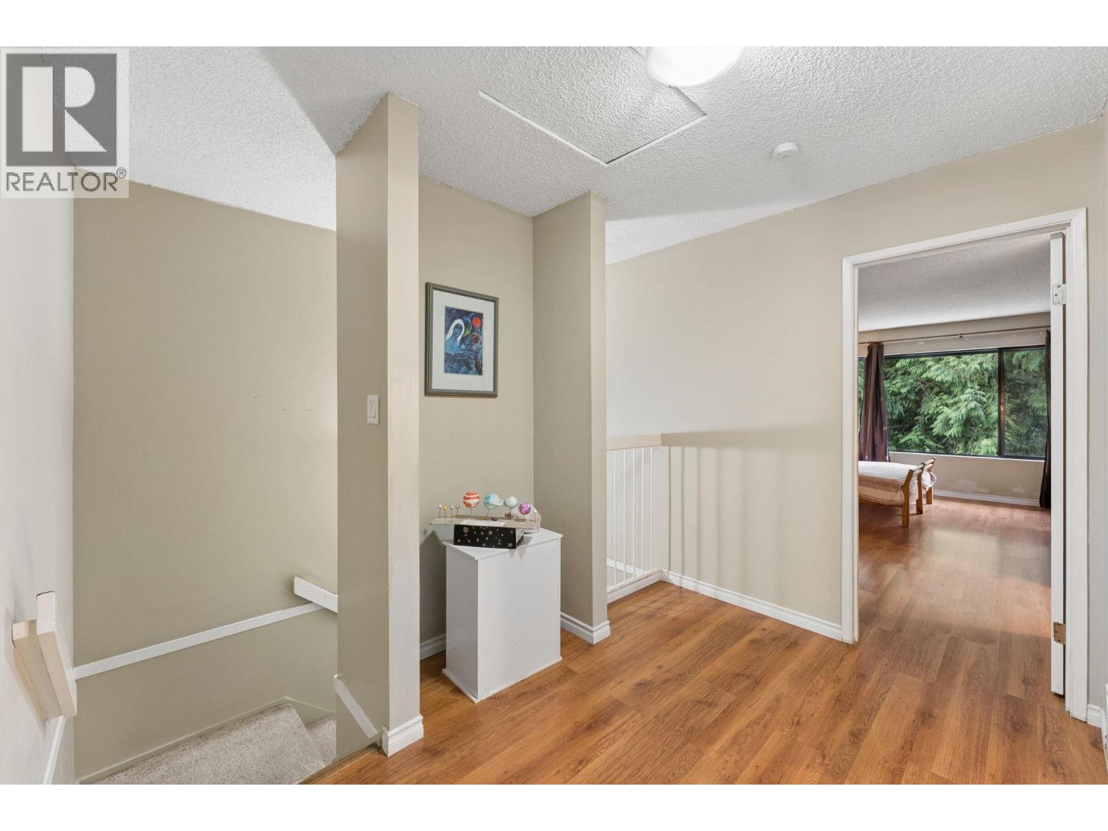 834 Hendecourt Road Property Photo 13