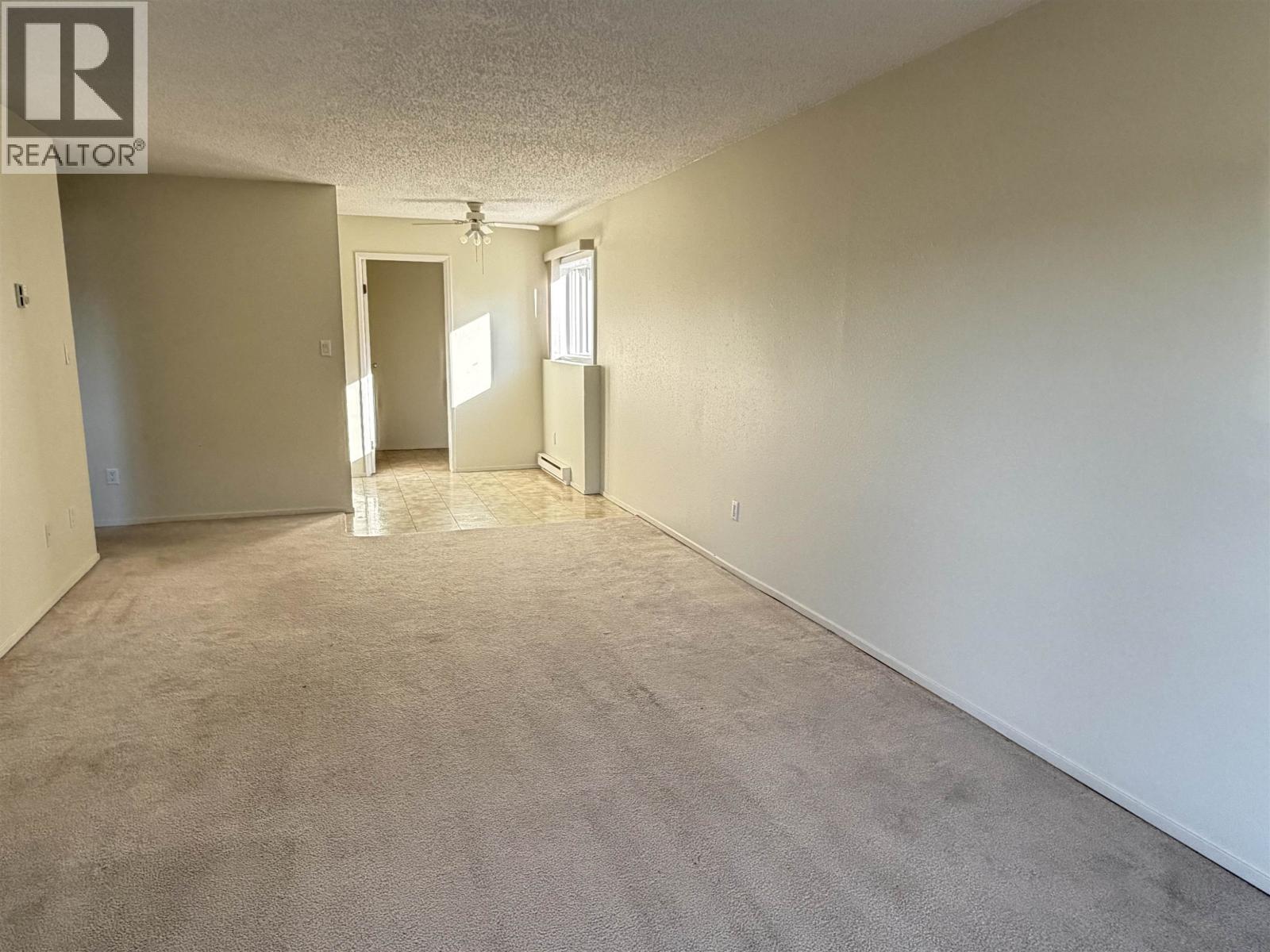 318 282 N Broadway Avenue Property Photo 4