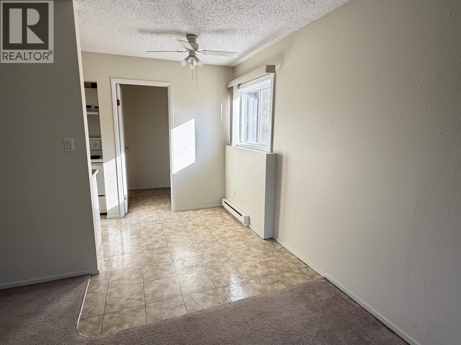 318 282 N Broadway Avenue Property Photo 5