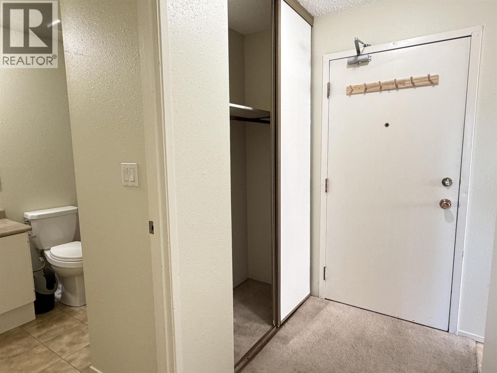 318 282 N Broadway Avenue Property Photo 9