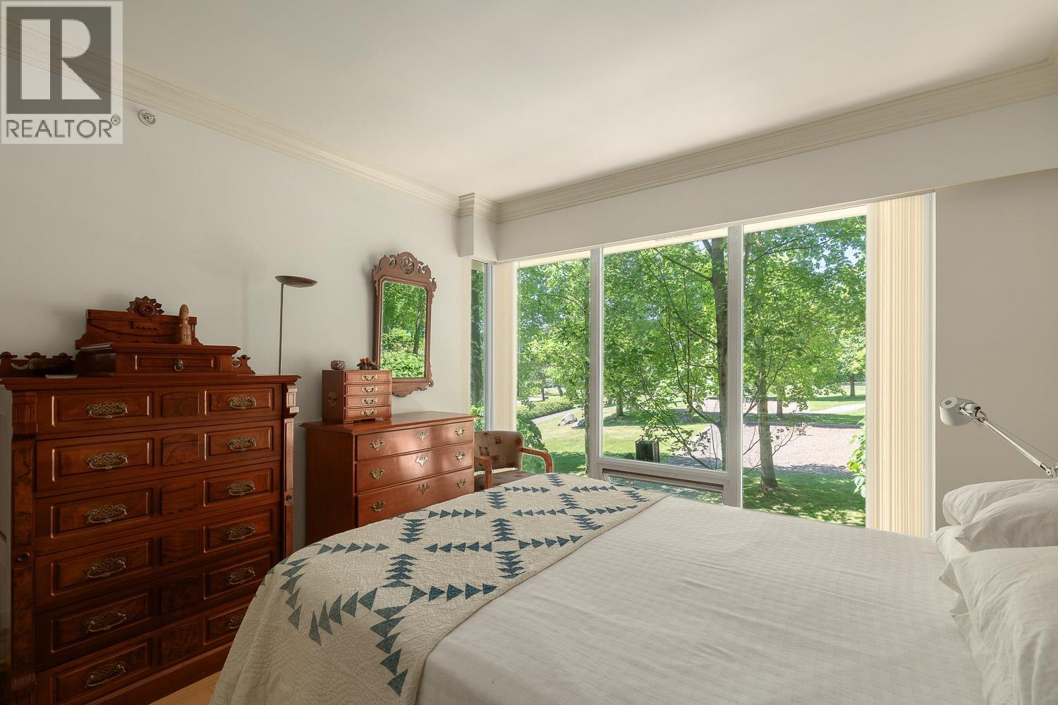 101 426 Beach Crescent Property Photo 25