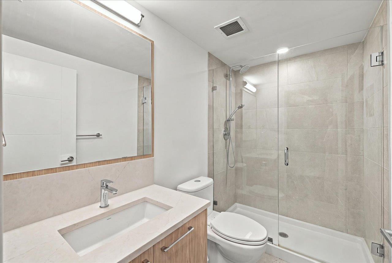 209 3182 Gladwin Road Property Photo 16