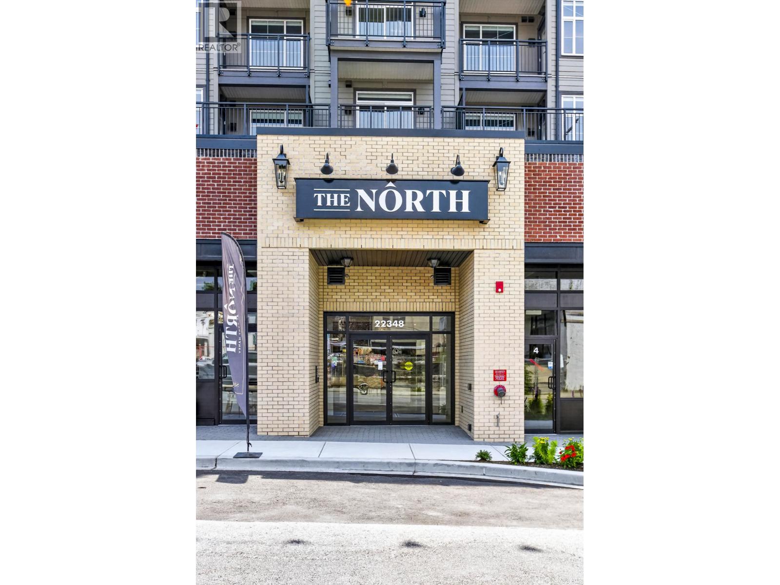 205 22348 North Avenue Avenue Property Photo 1