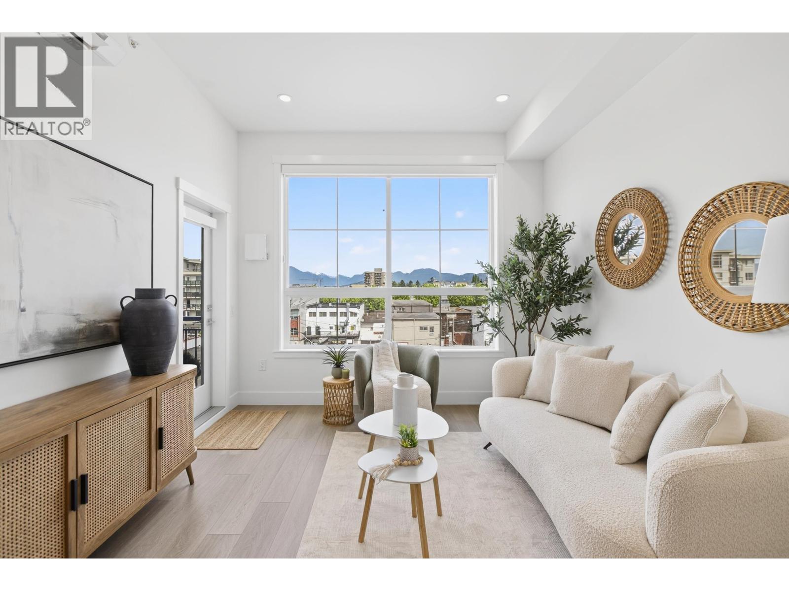 415 22348 N North Avenue Avenue Property Photo 9