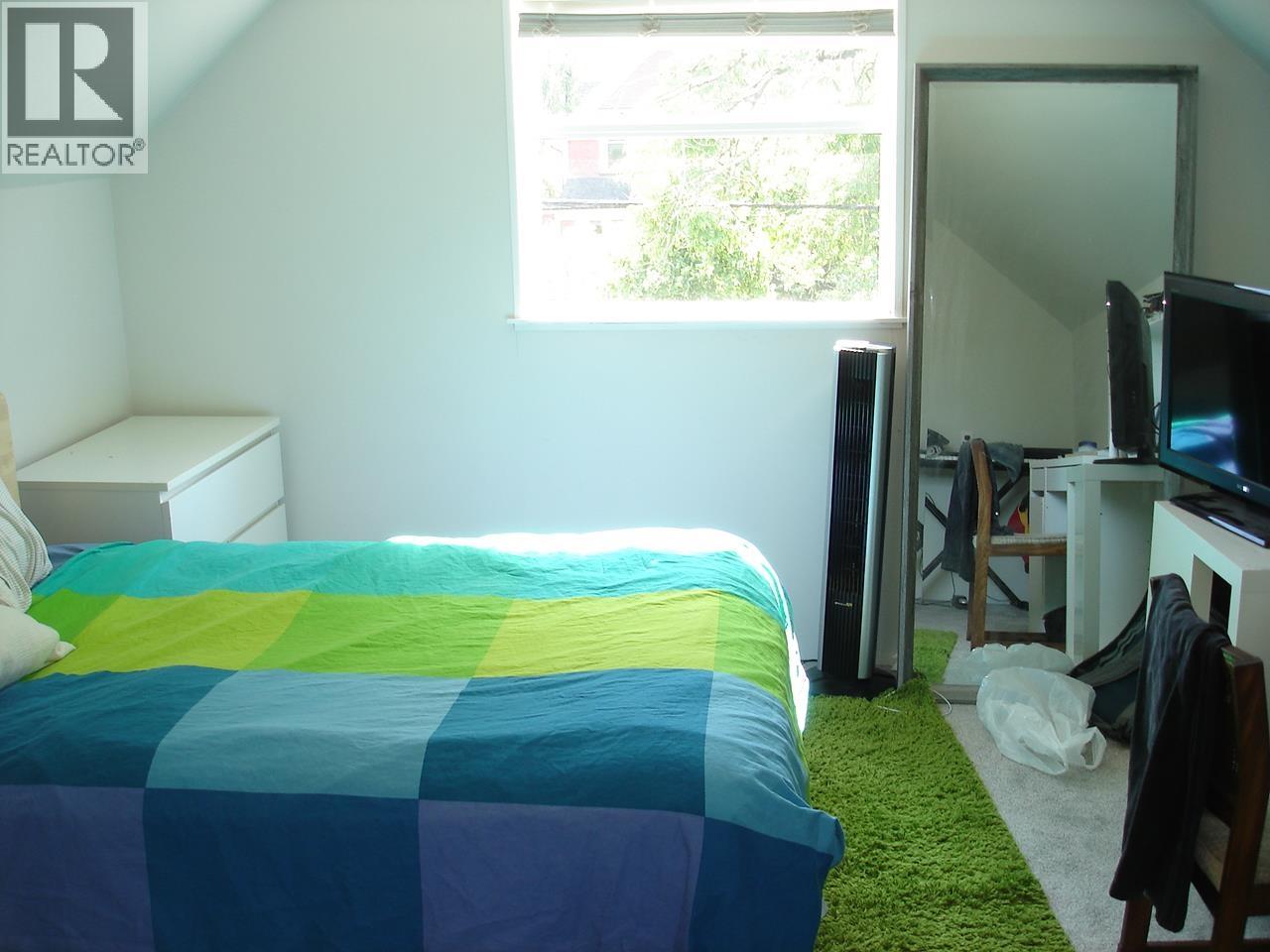 1745 Graveley Street Property Photo 7
