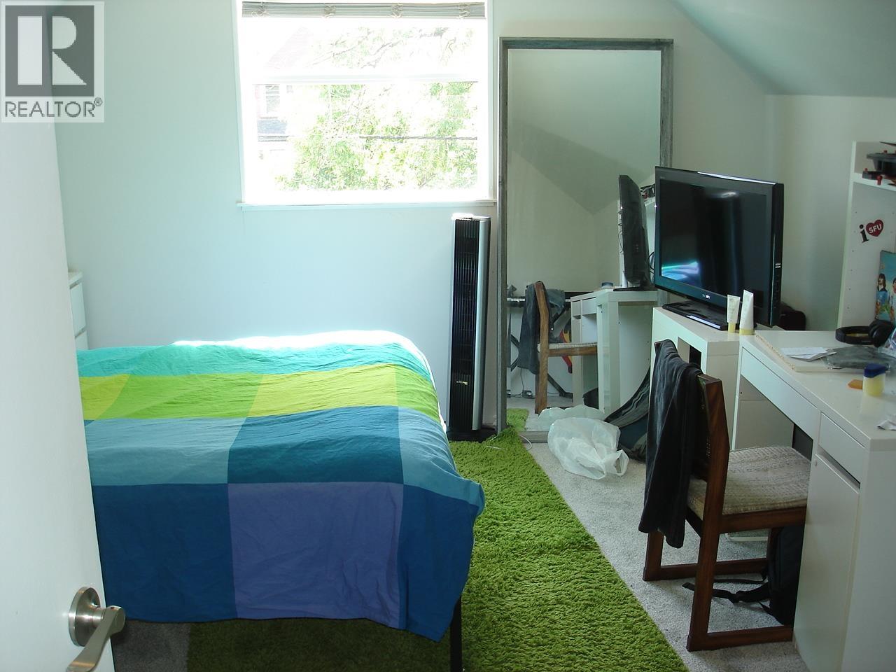 1745 Graveley Street Property Photo 8