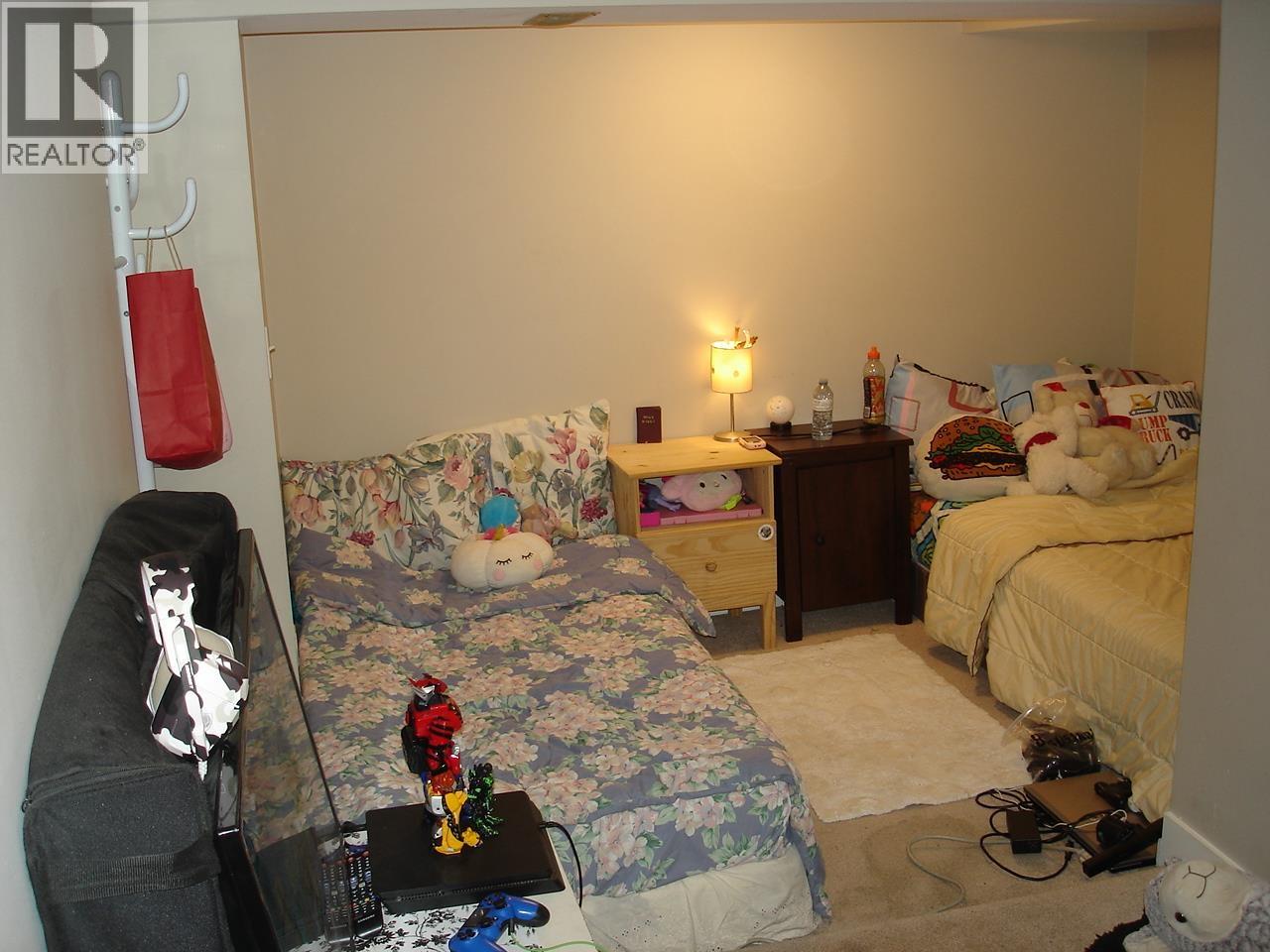 1745 Graveley Street Property Photo 22