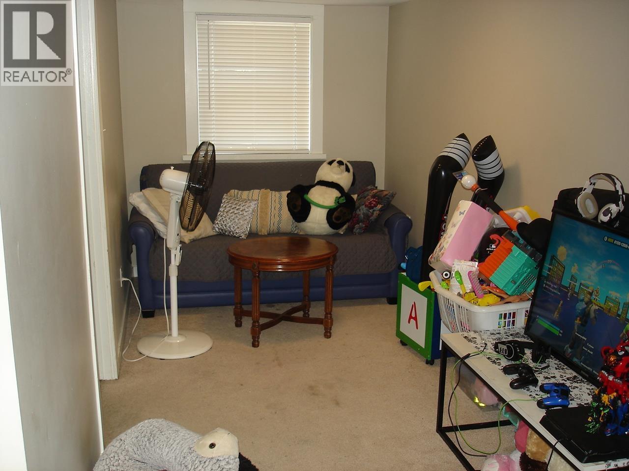 1745 Graveley Street Property Photo 23