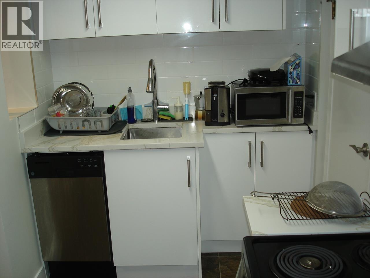 1745 Graveley Street Property Photo 32