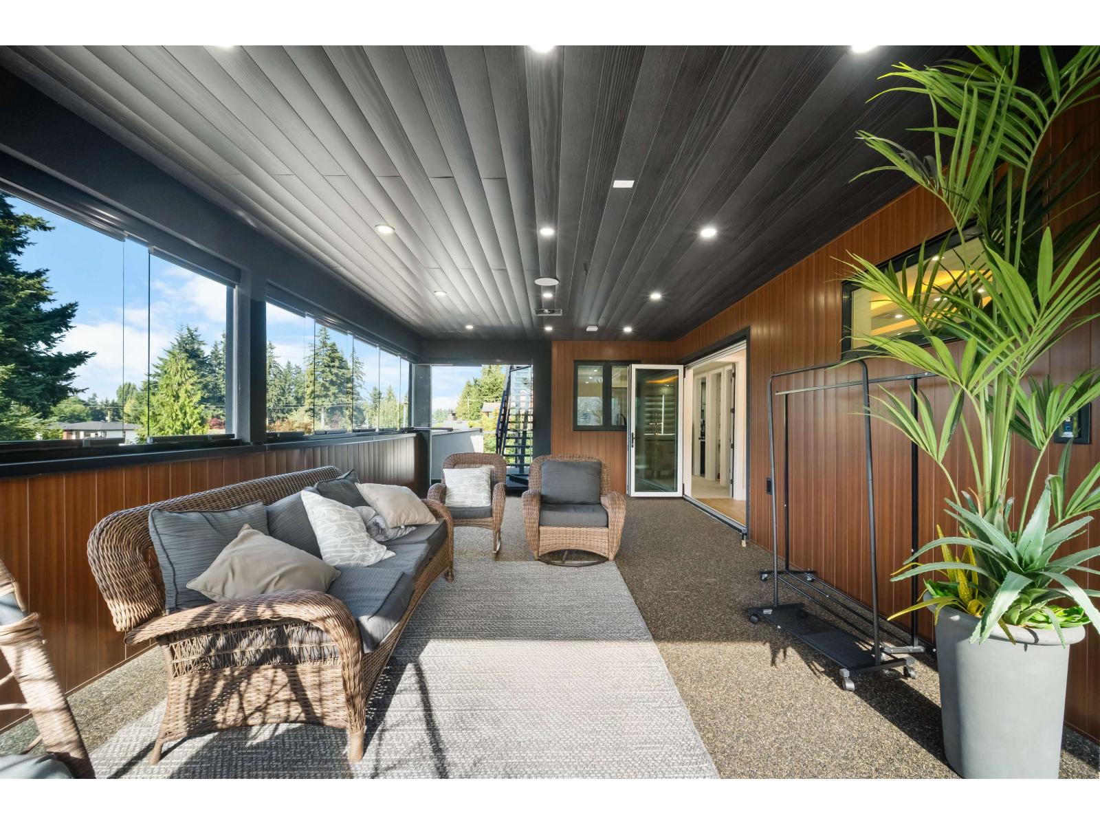 2960 Evergreen Street Property Photo 28