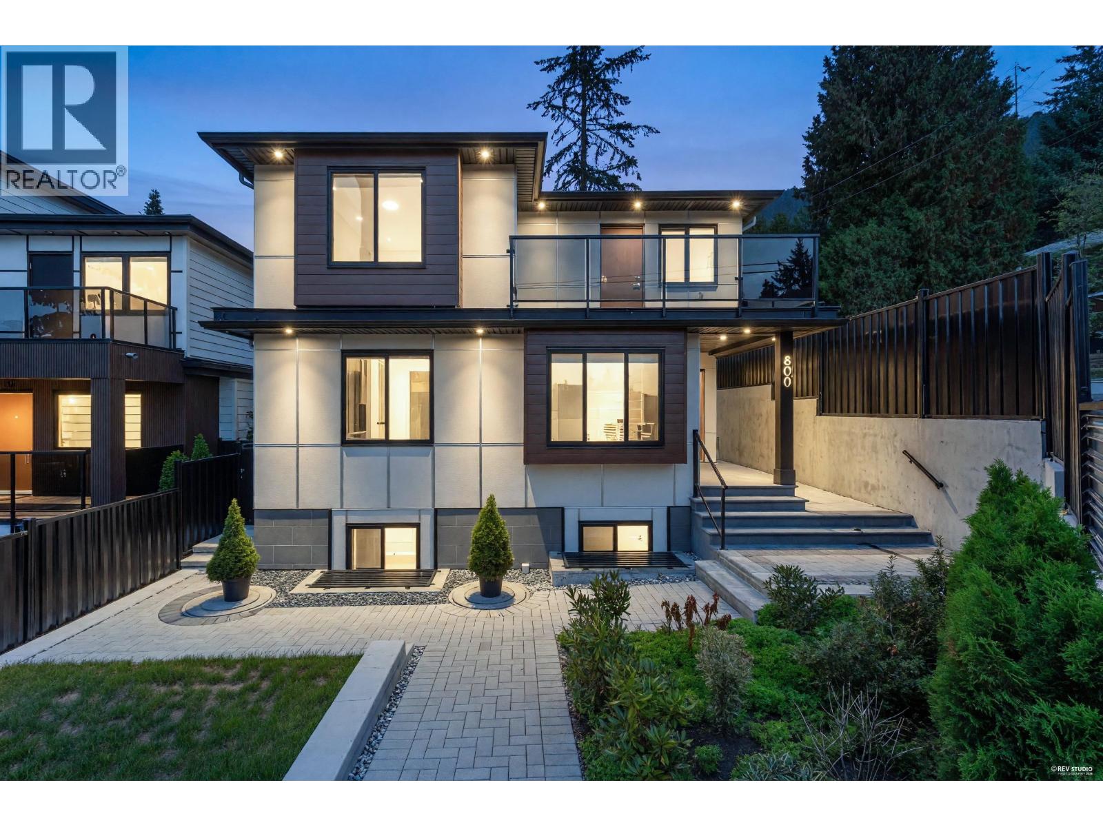 800 MONTROYAL BOULEVARD Property Photo 1