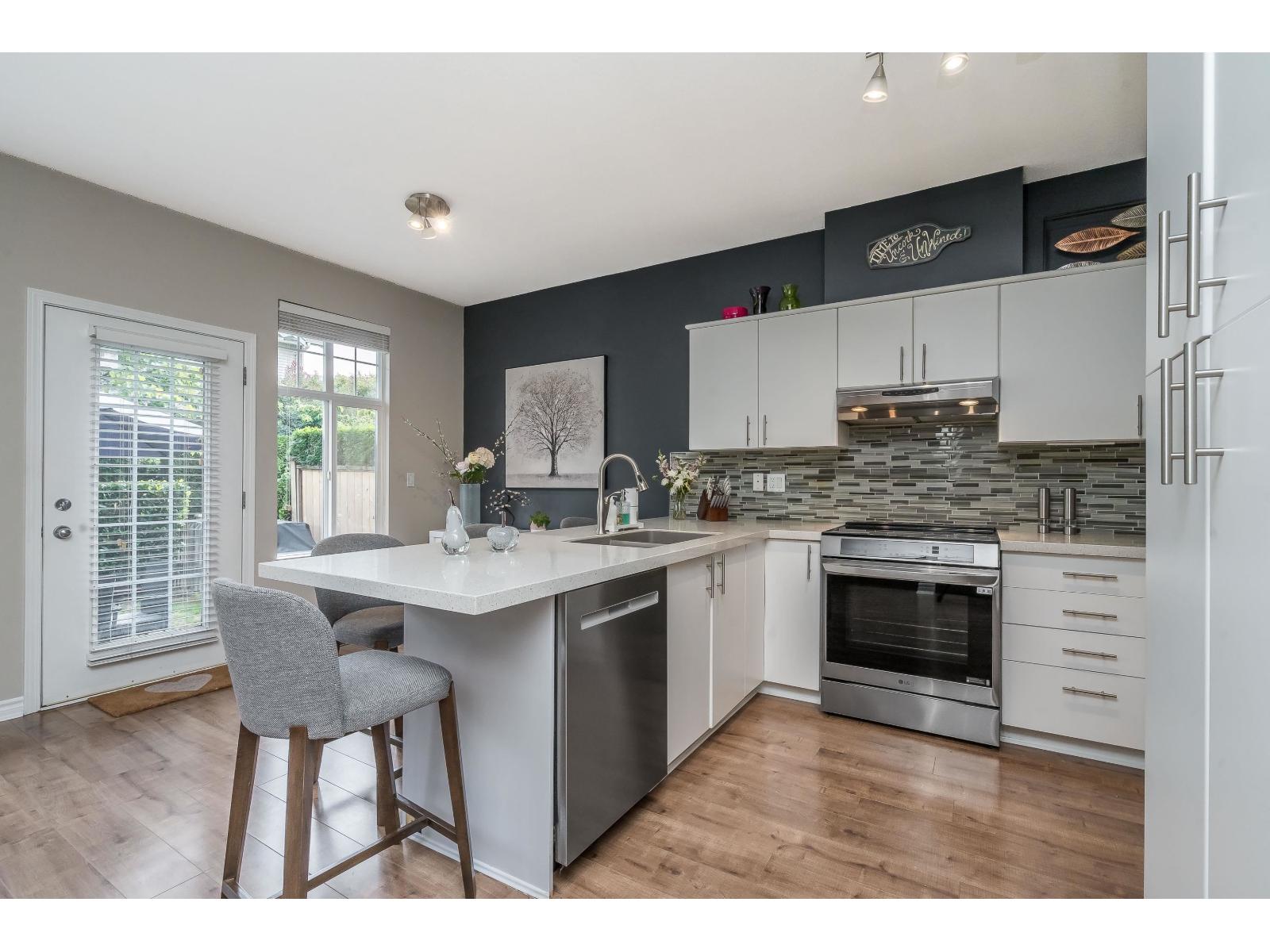 55 6050 166 Street Property Photo 15