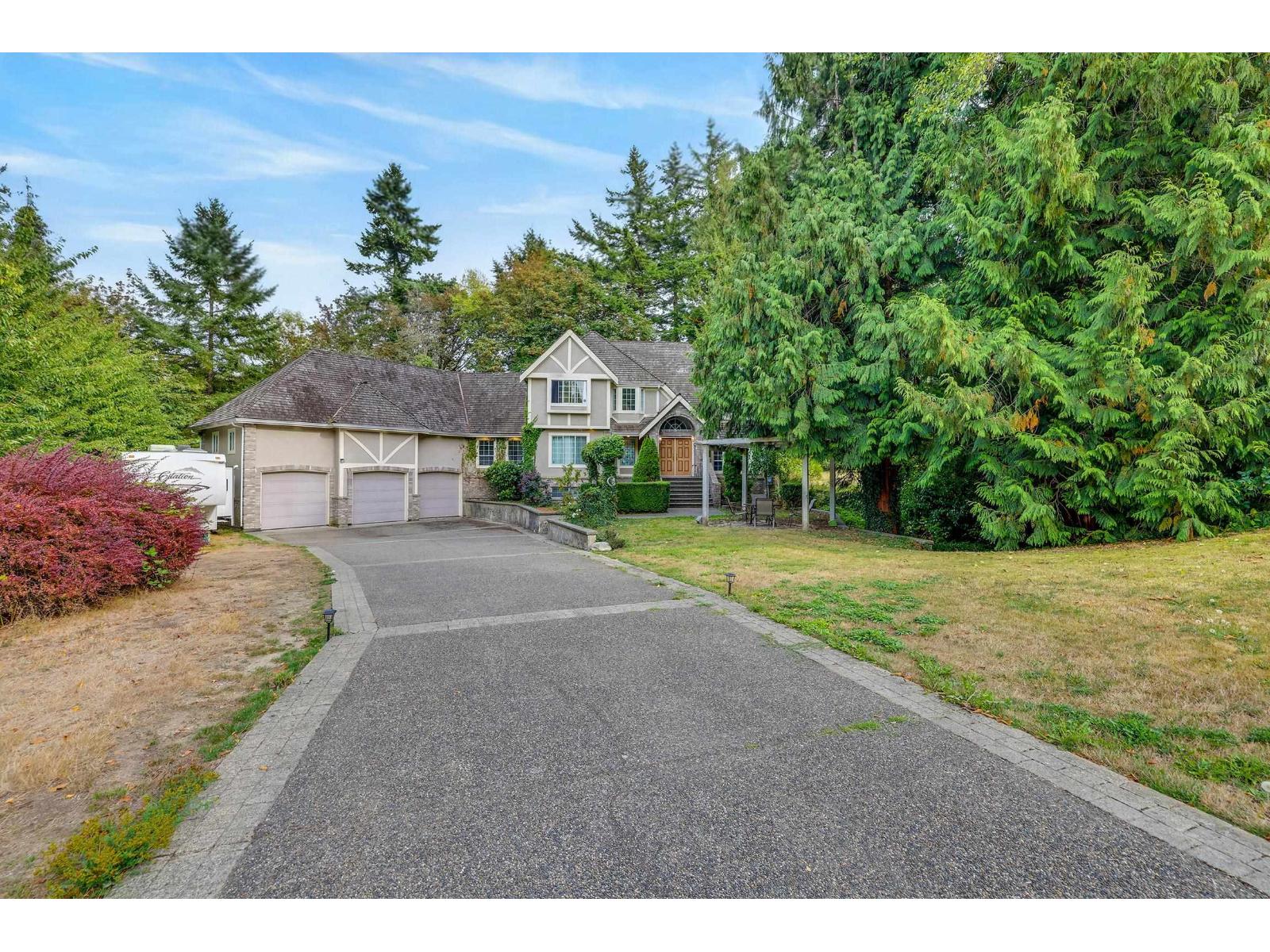 17588 28 Avenue Property Photo 2