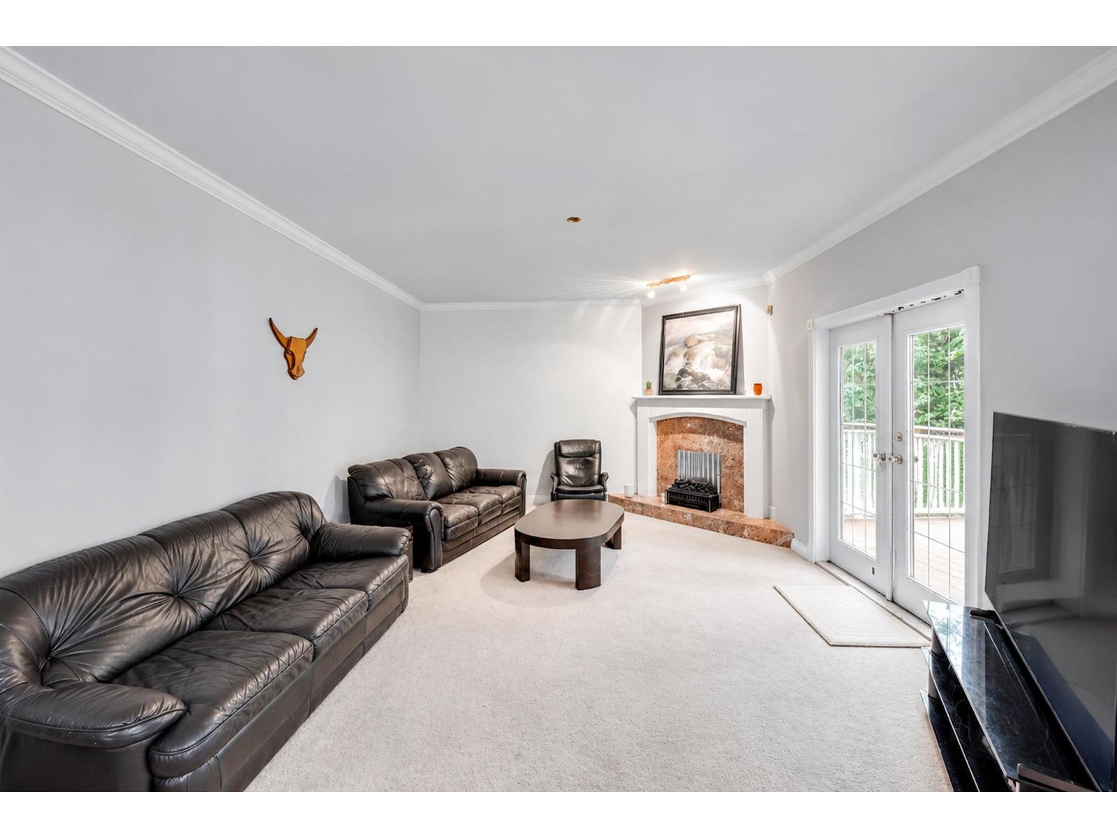 17588 28 Avenue Property Photo 12