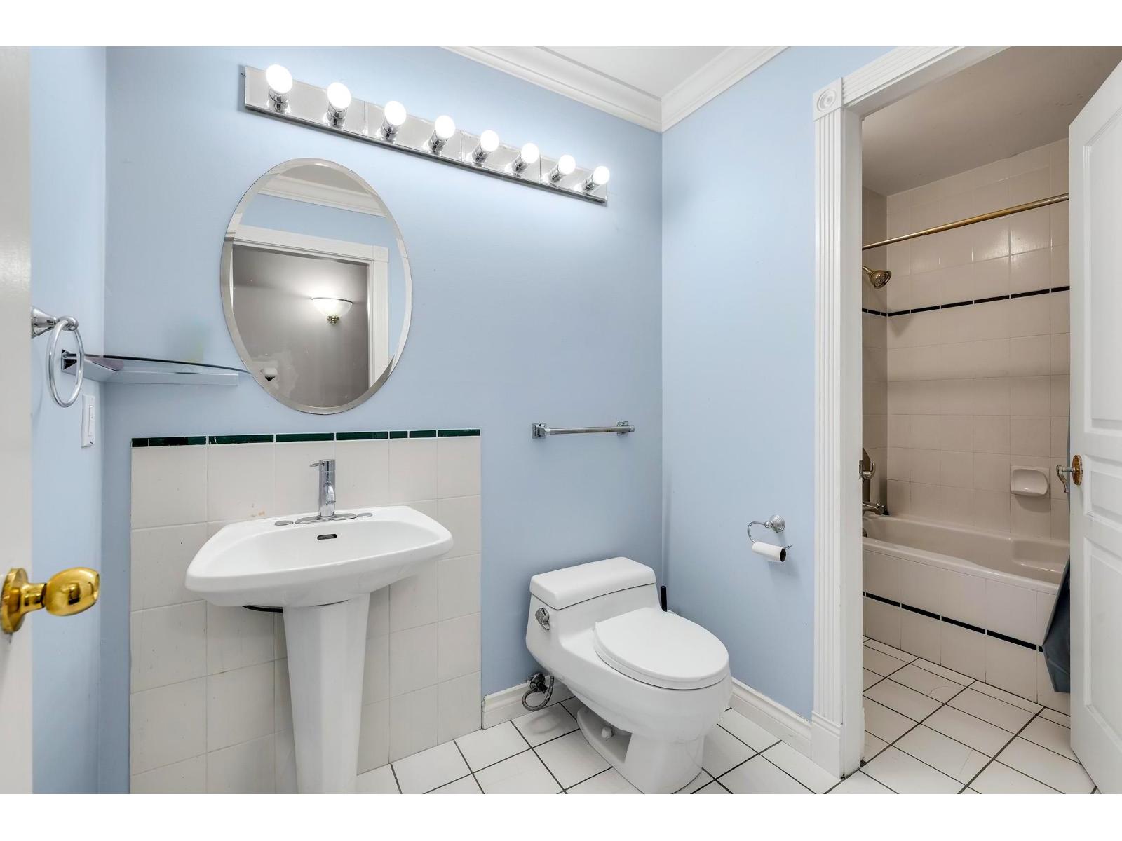 17588 28 Avenue Property Photo 14