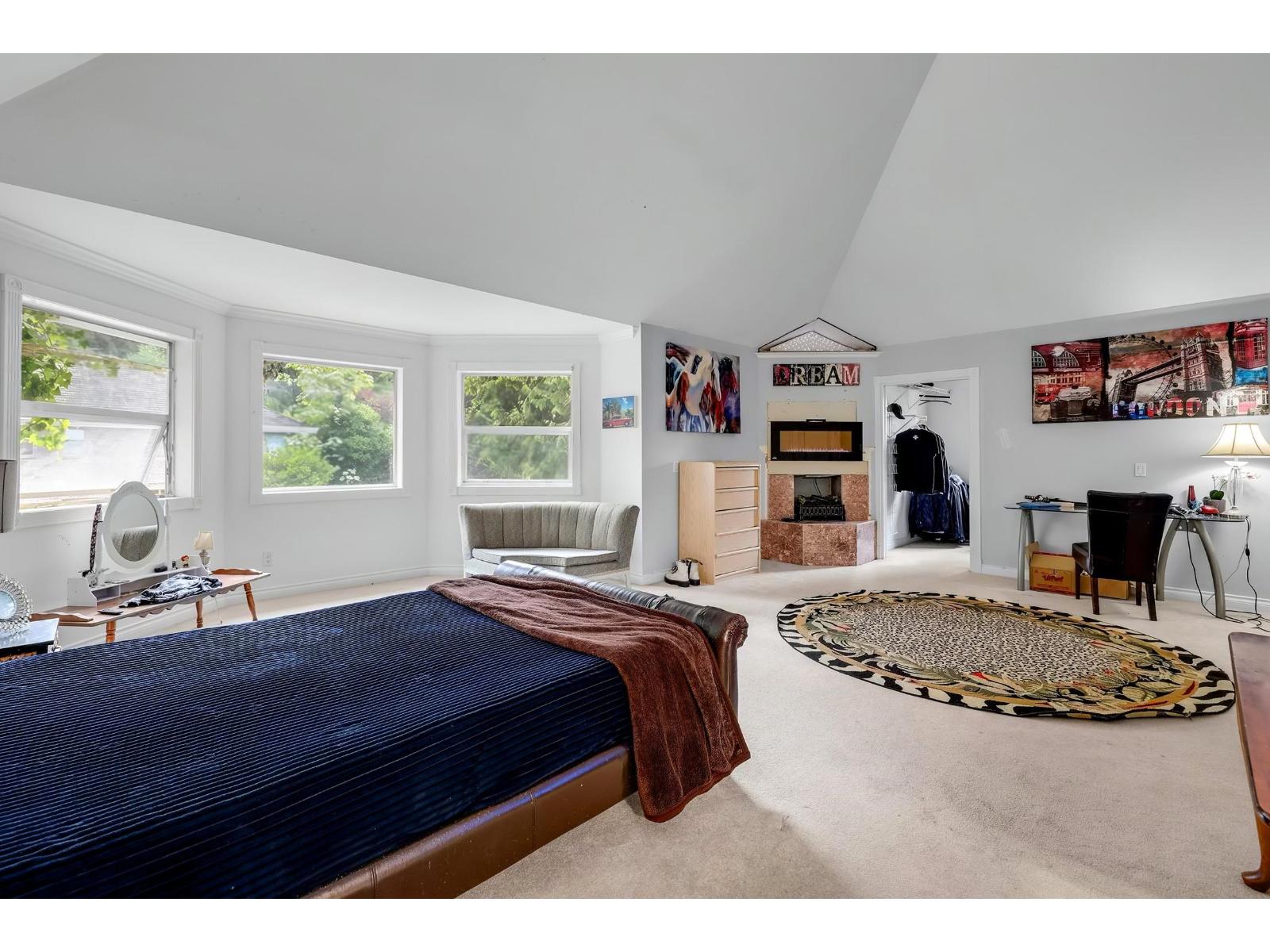 17588 28 Avenue Property Photo 18
